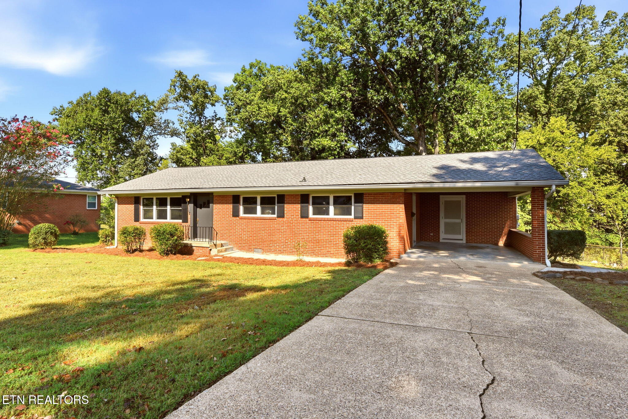 411 Woodland Drive Clinton TN 37716