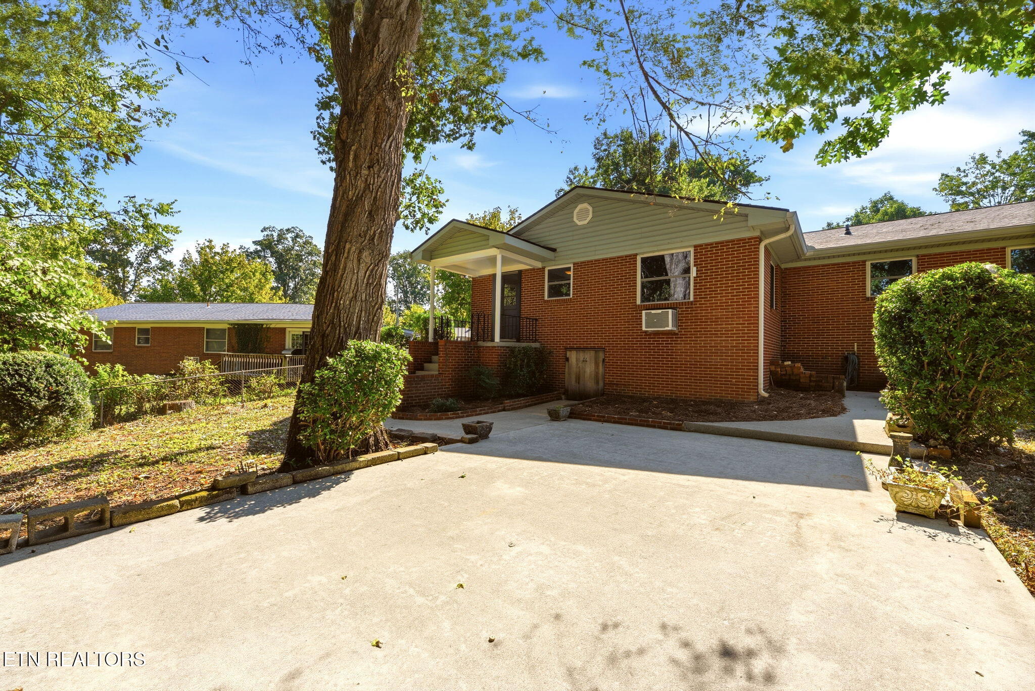 411 Woodland Drive Clinton TN 37716