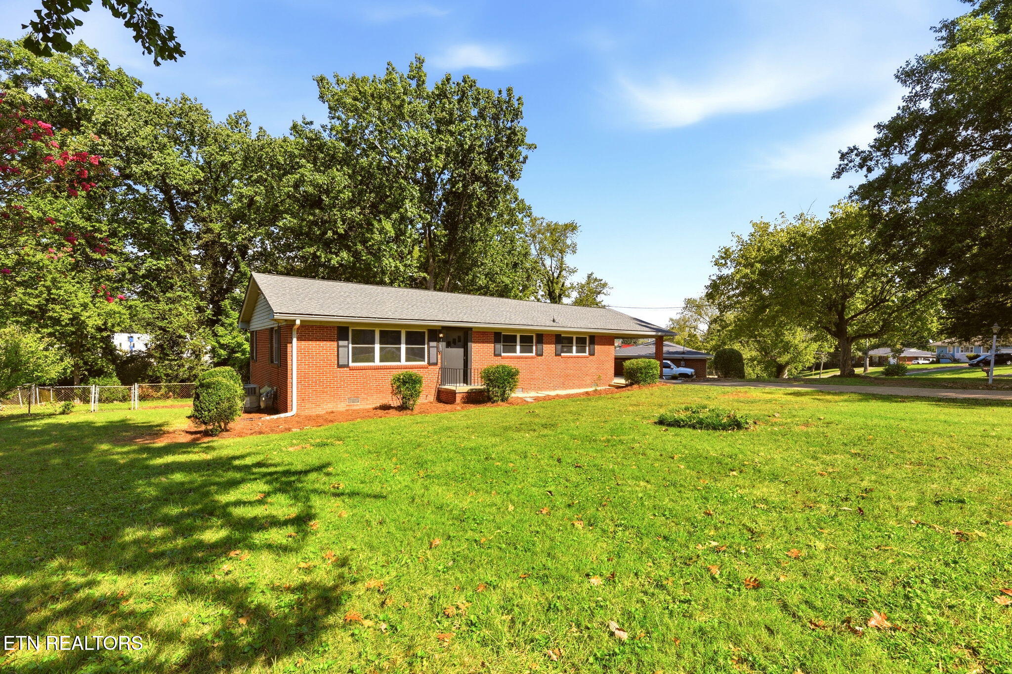 411 Woodland Drive Clinton TN 37716