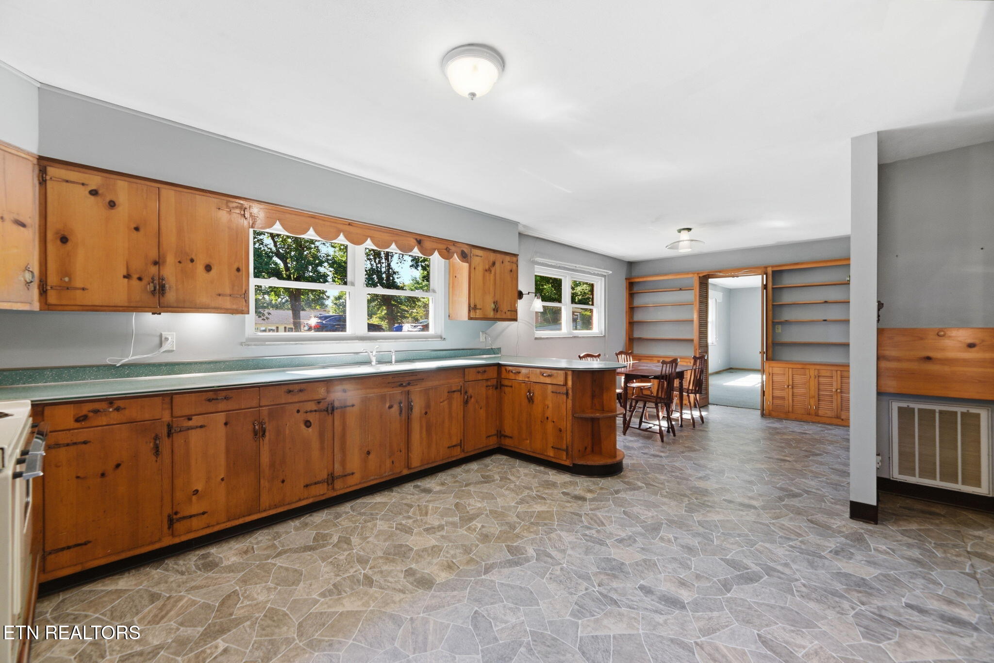 411 Woodland Drive Clinton TN 37716