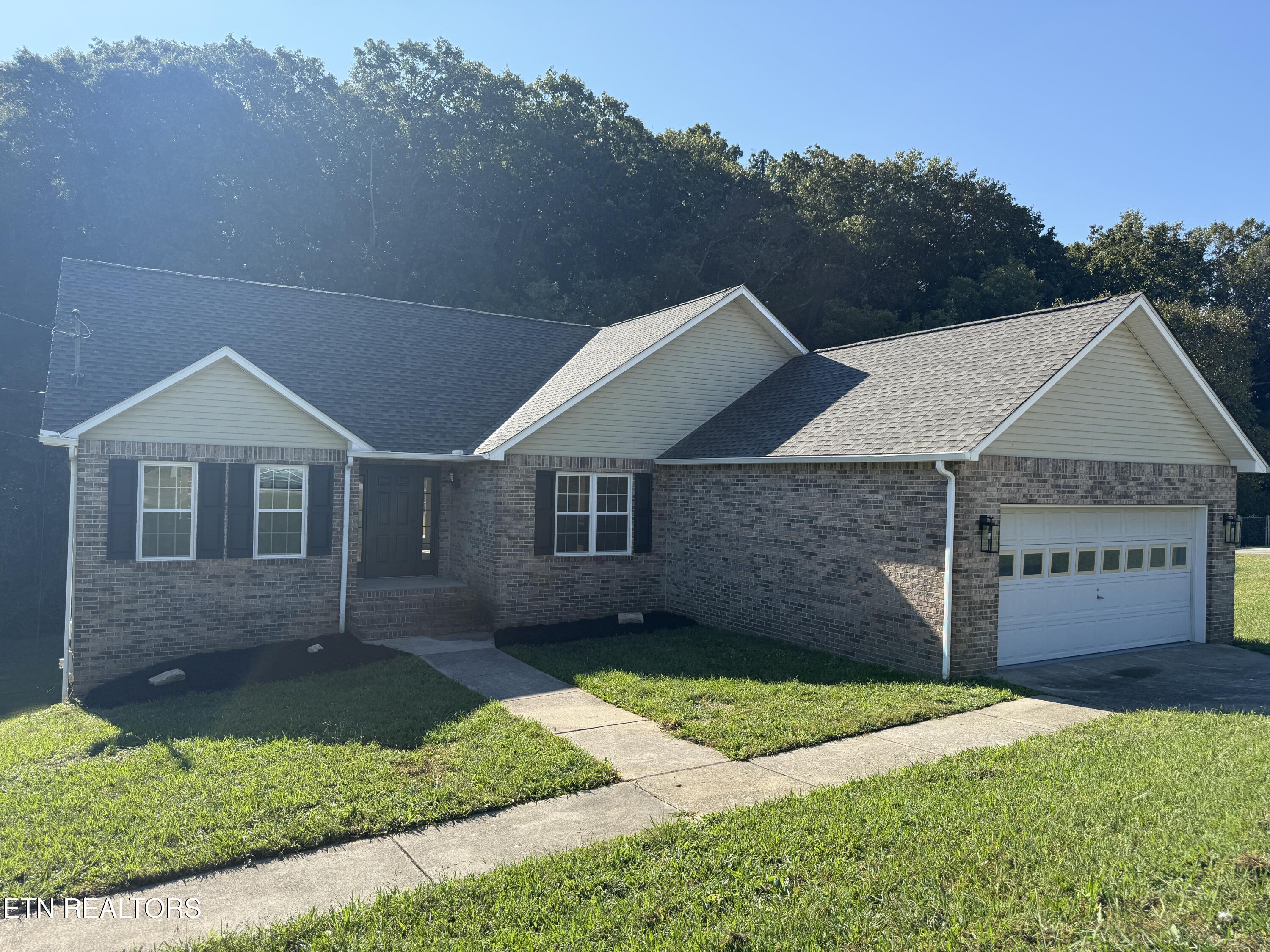 131 Autumn Drive Clinton TN 37716