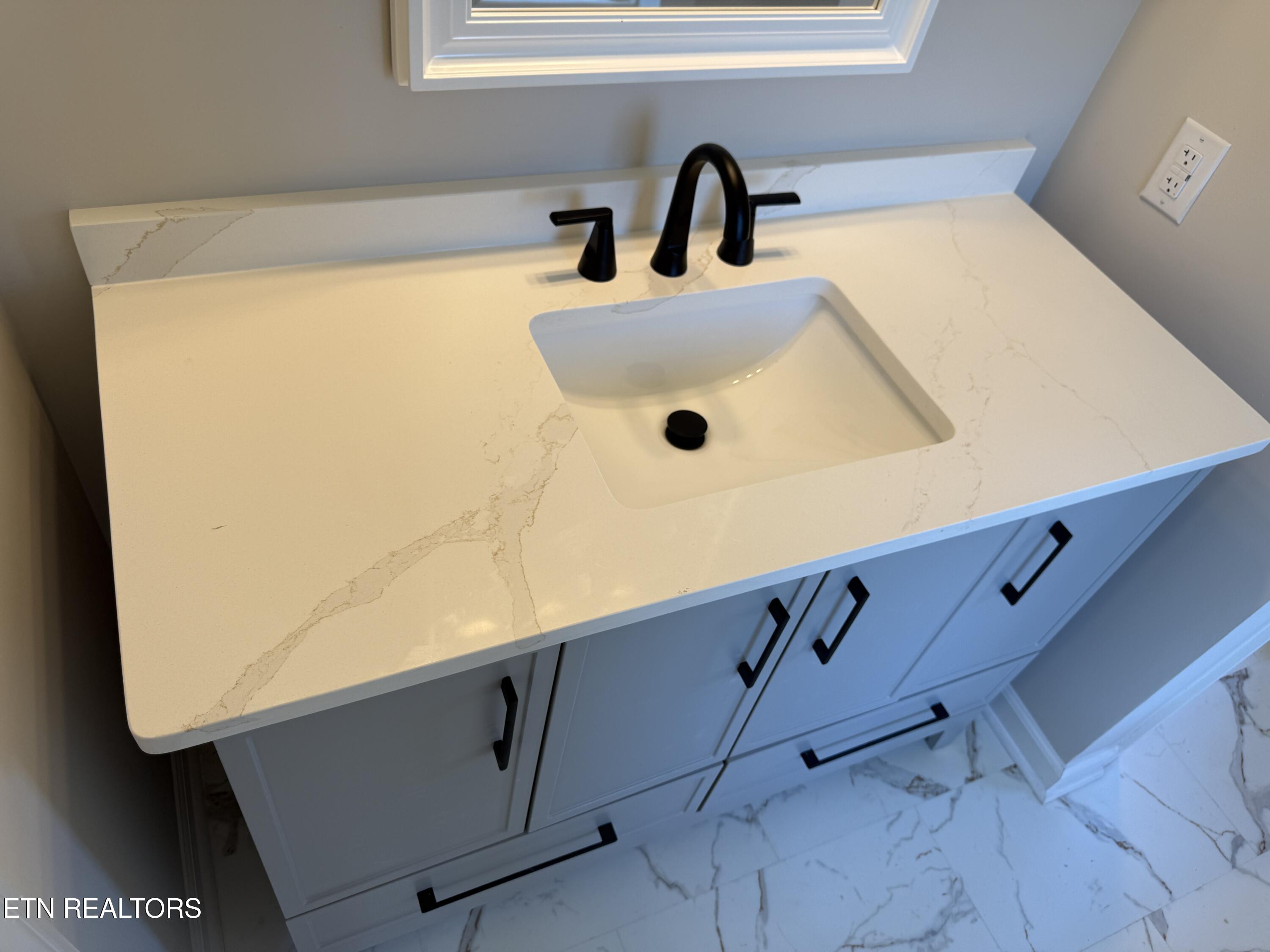 131 Autumn Drive Clinton TN 37716