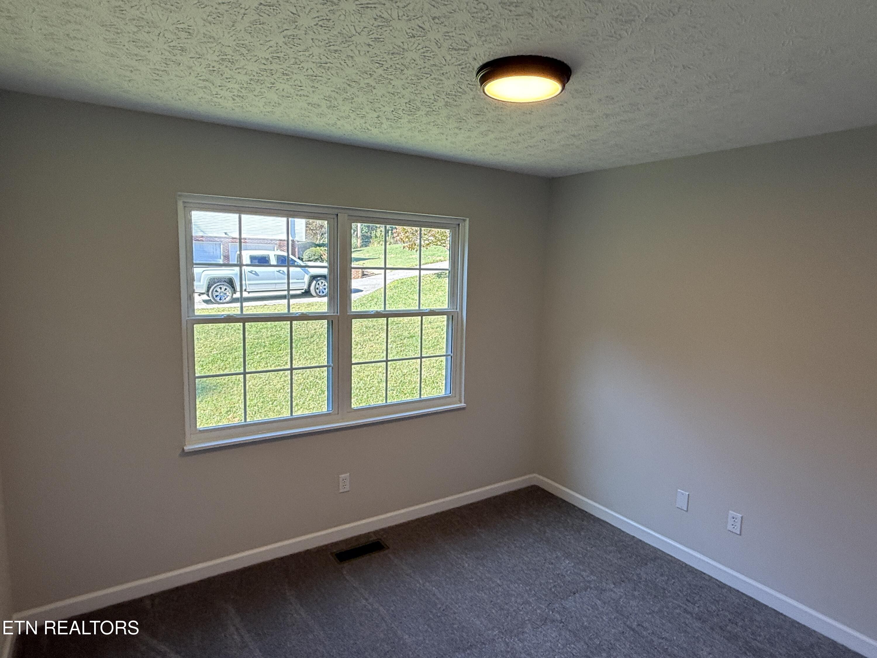 131 Autumn Drive Clinton TN 37716
