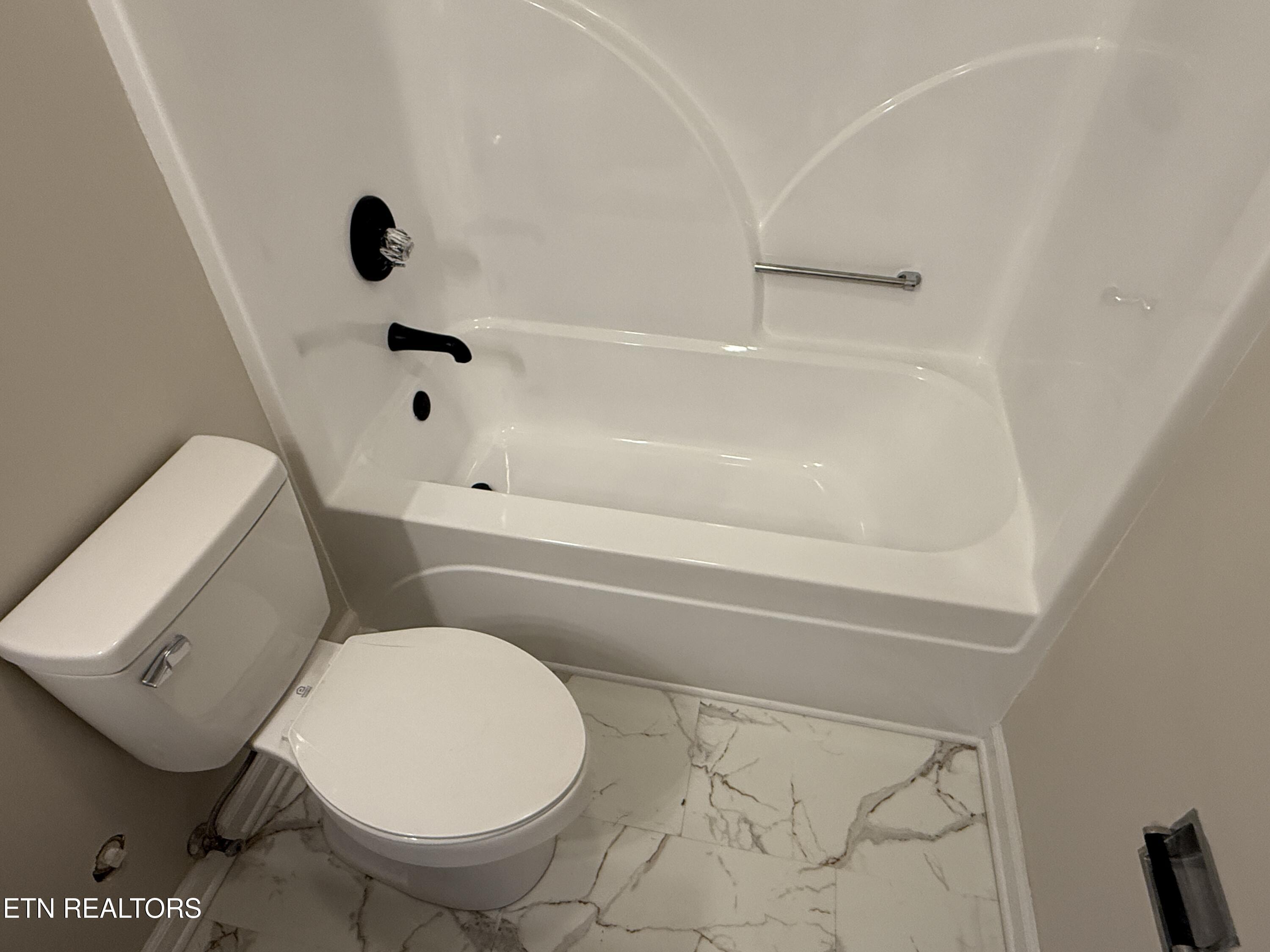 131 Autumn Drive Clinton TN 37716