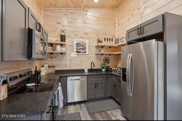 2017 Ridgecrest Loop Lane Sevierville TN 37876
