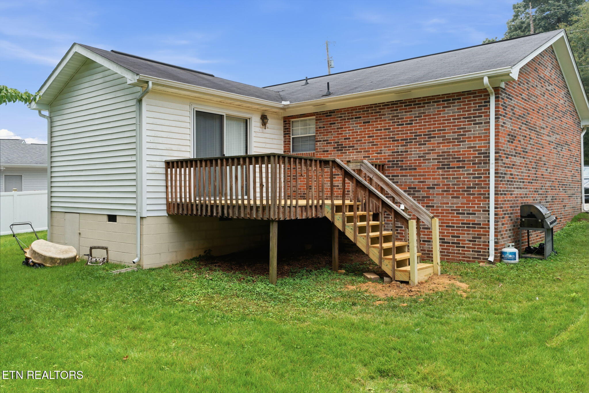 101 Decoy Lane Clinton TN 37716