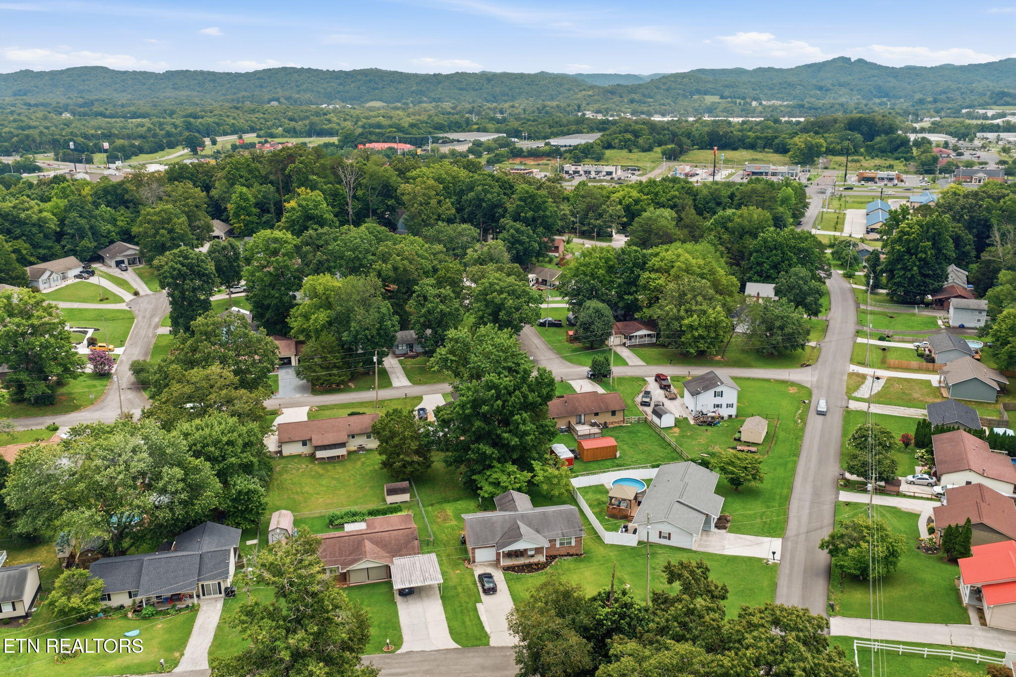 101 Decoy Lane Clinton TN 37716