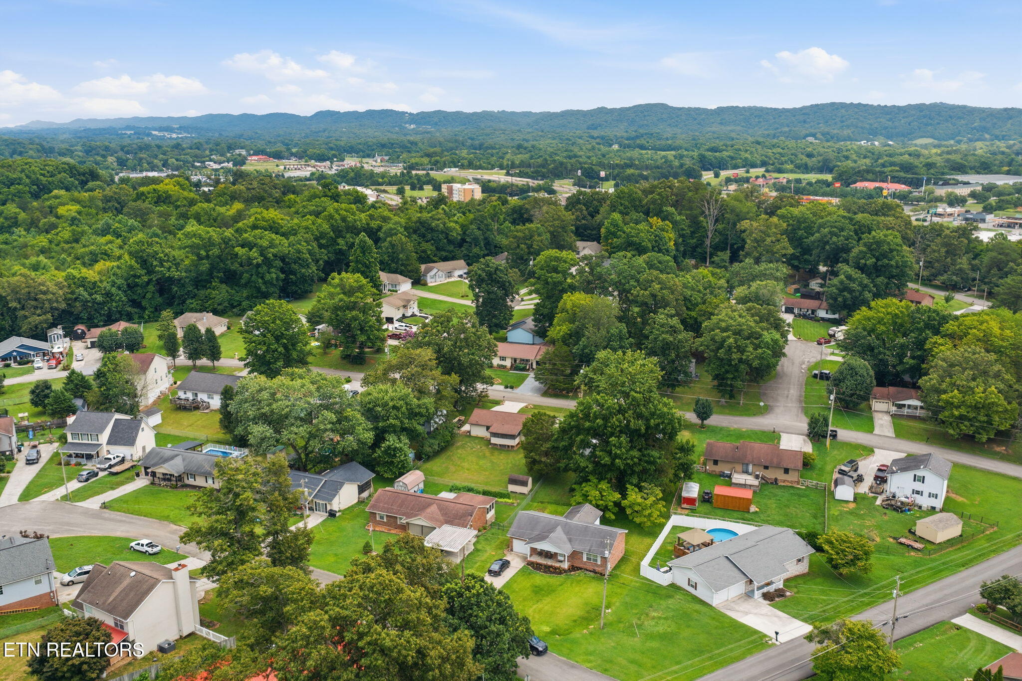 101 Decoy Lane Clinton TN 37716