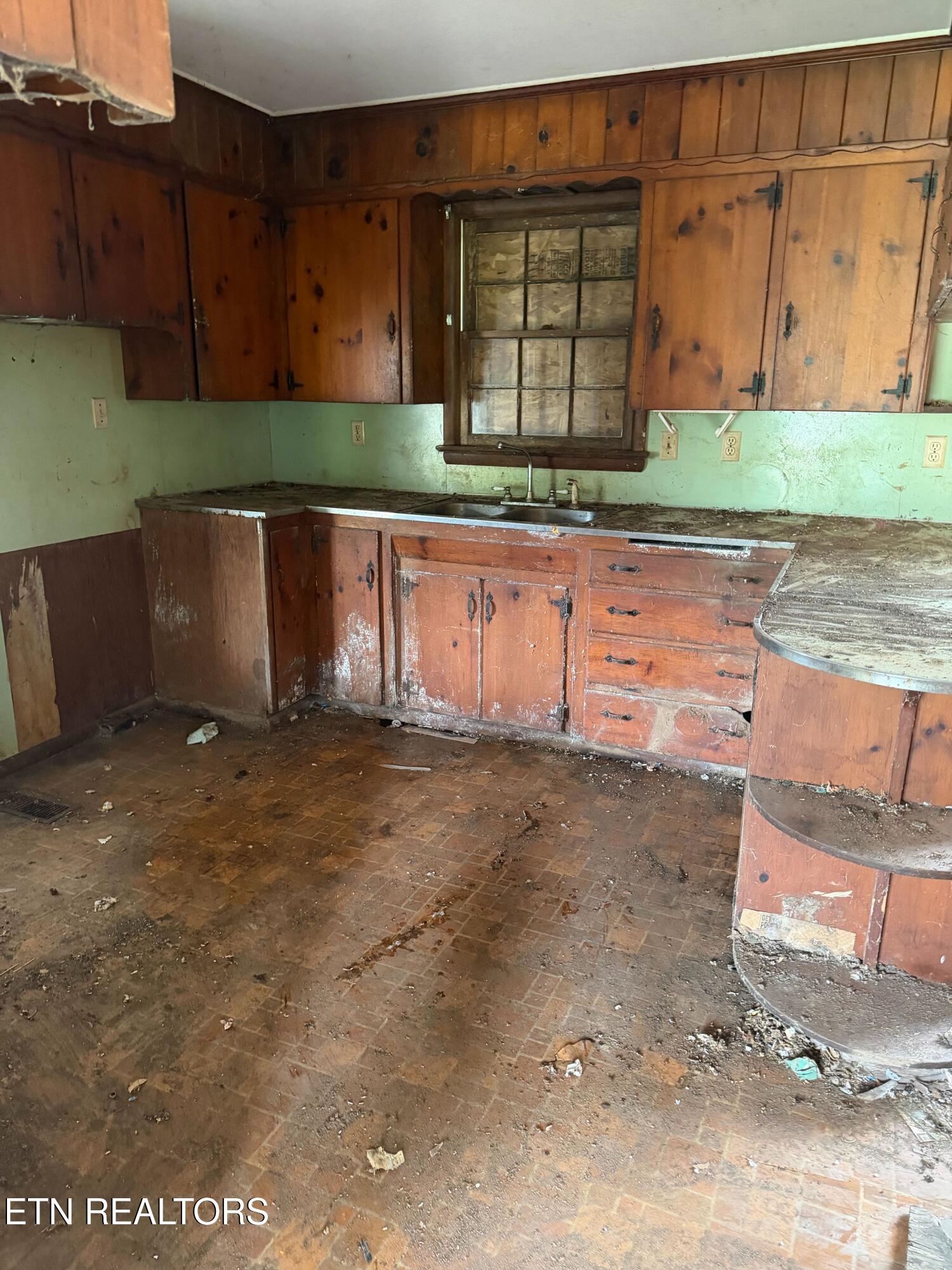 4477 Enka Highway Morristown TN 37813