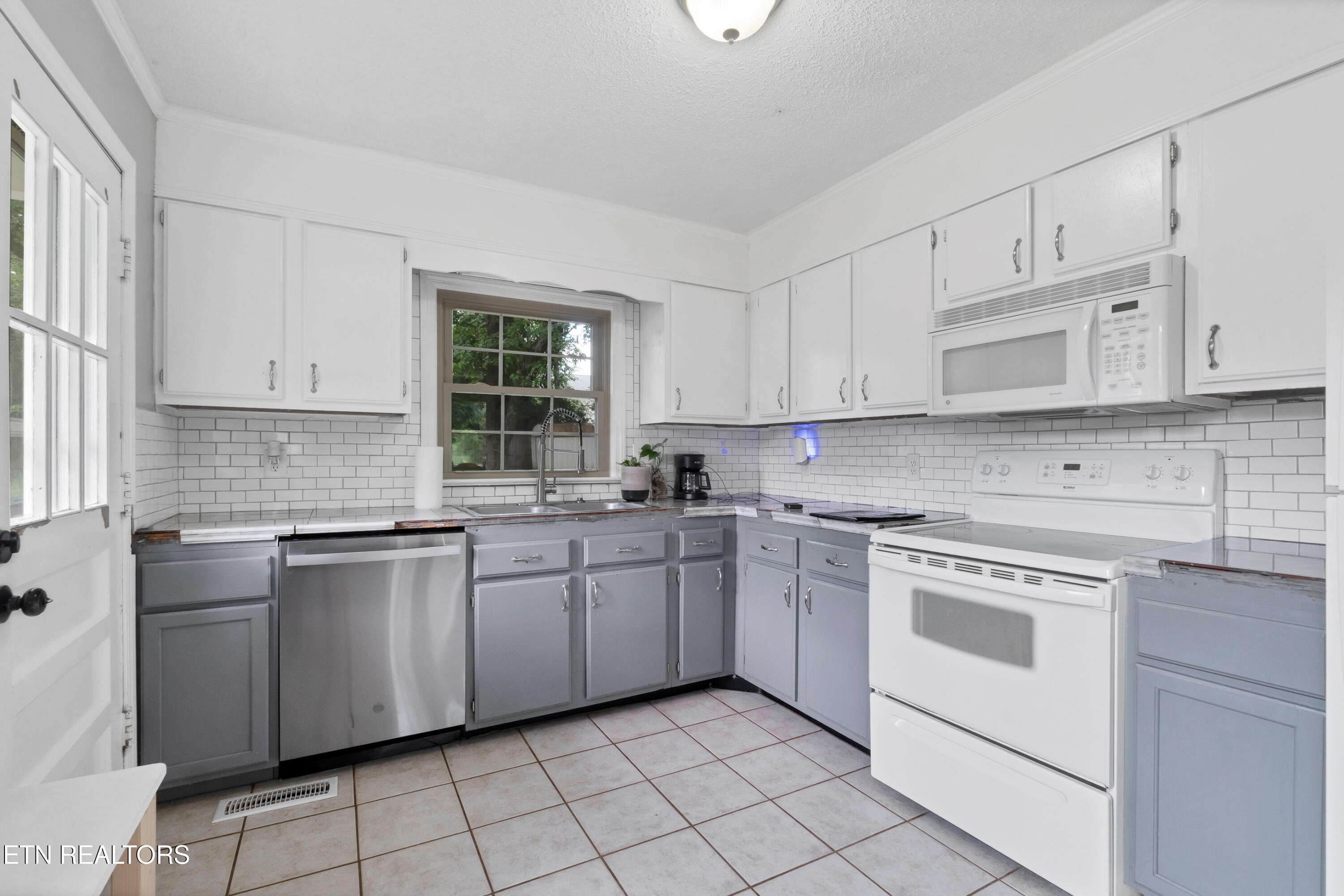 1521 Cherry Drive Maryville TN 37804