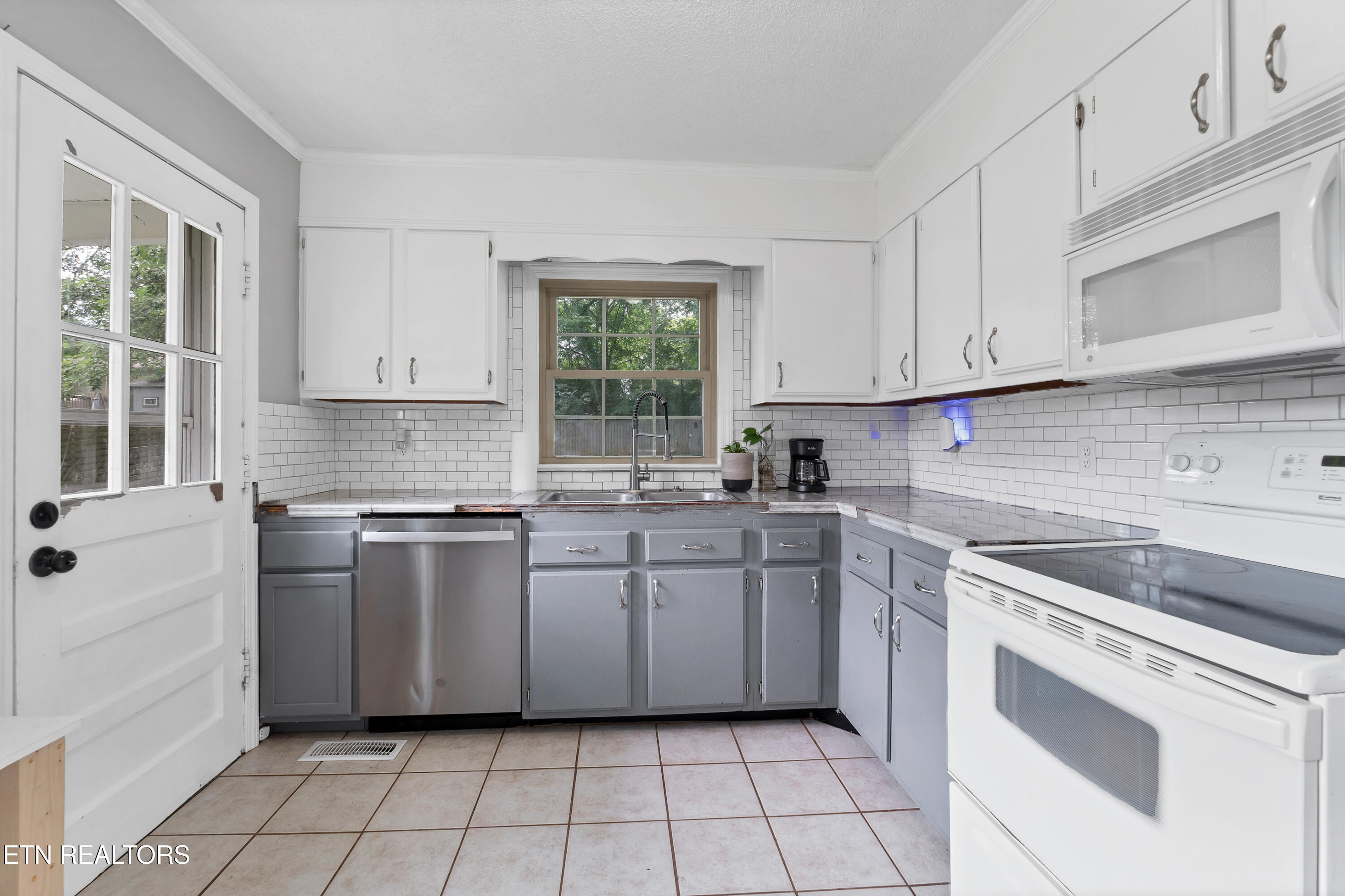 1521 Cherry Drive Maryville TN 37804
