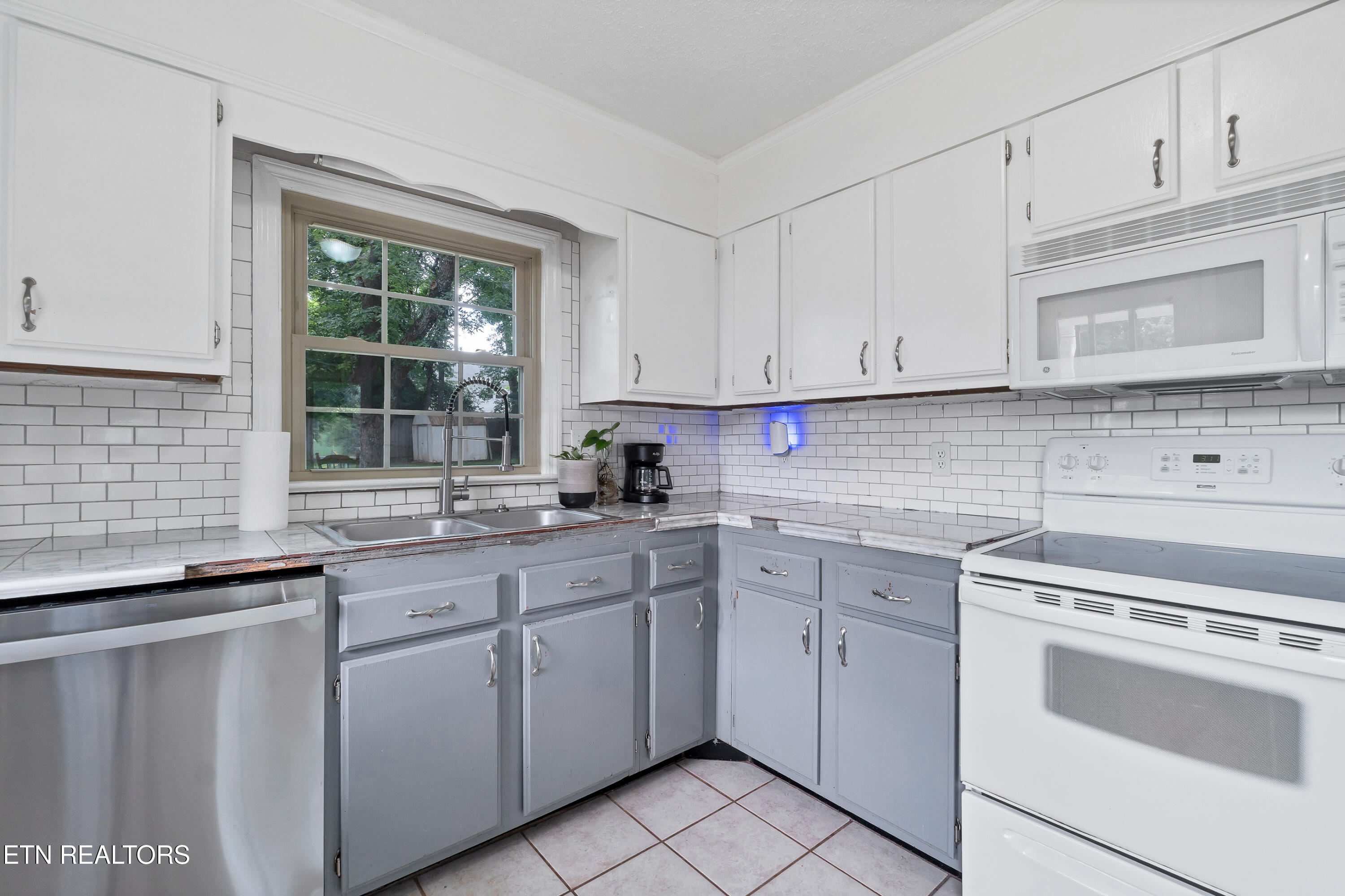 1521 Cherry Drive Maryville TN 37804
