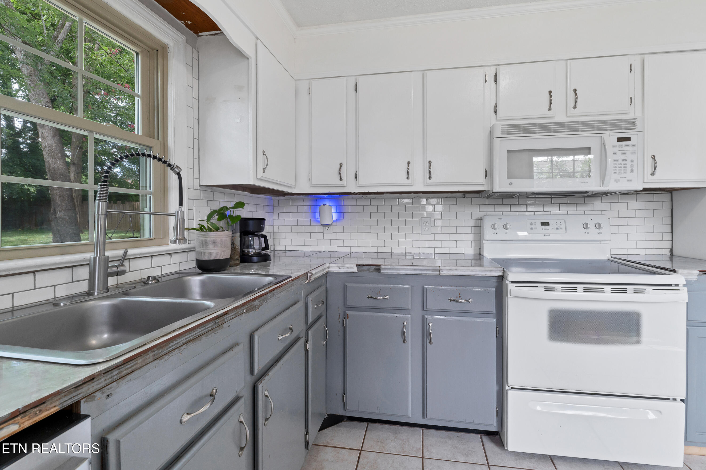 1521 Cherry Drive Maryville TN 37804