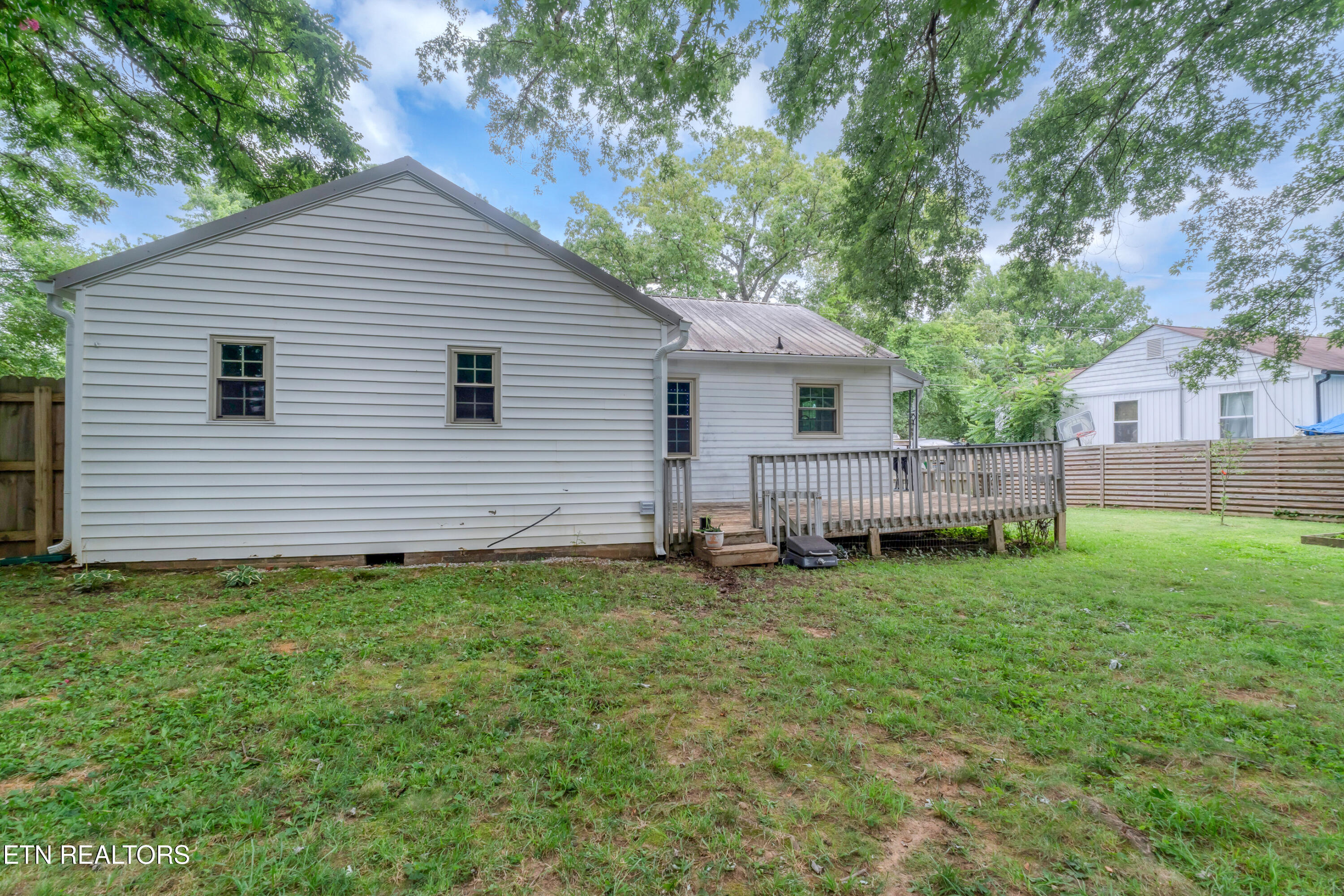 1521 Cherry Drive Maryville TN 37804