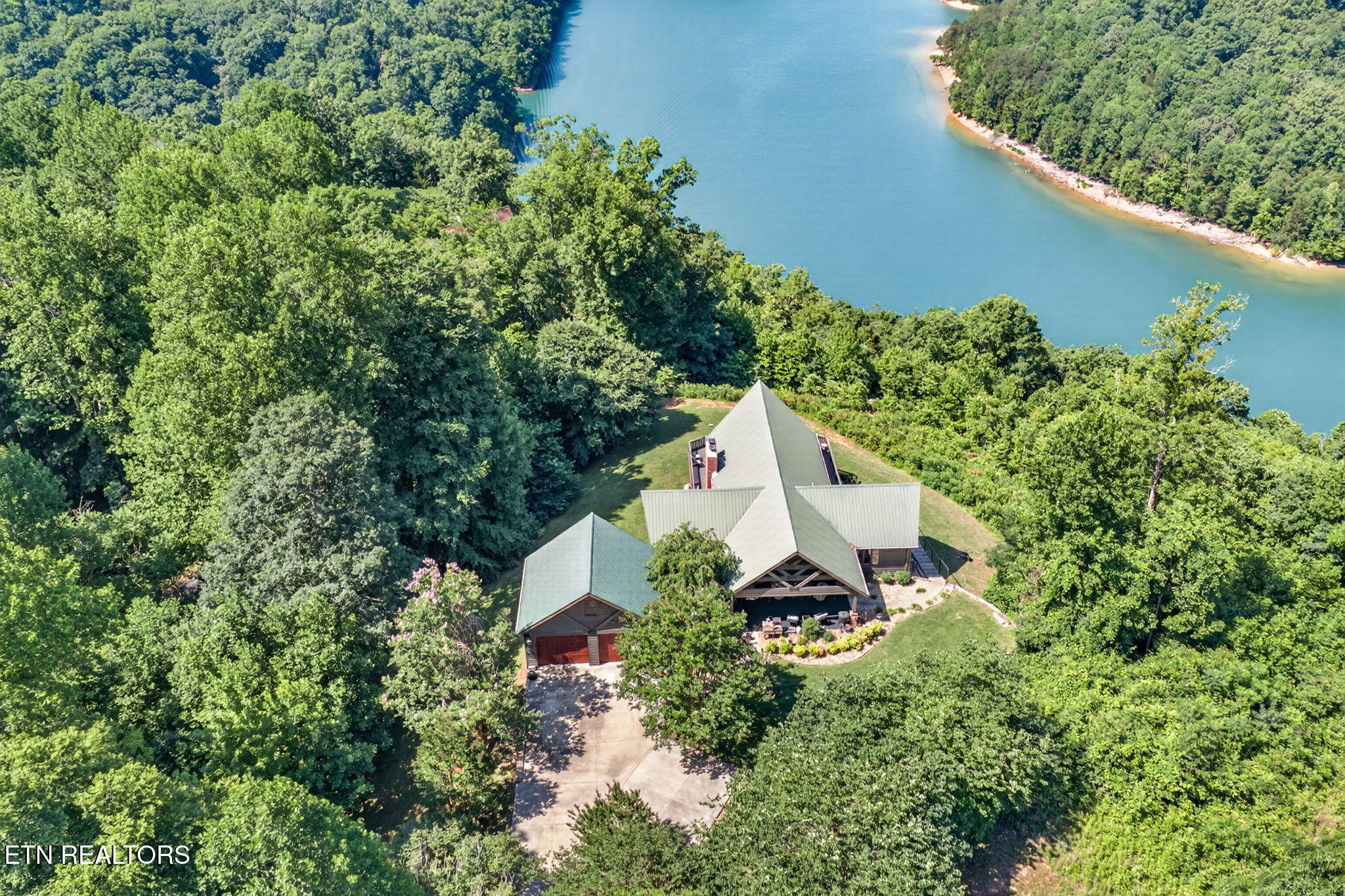 2051 Scenic View Court Byrdstown TN 38549