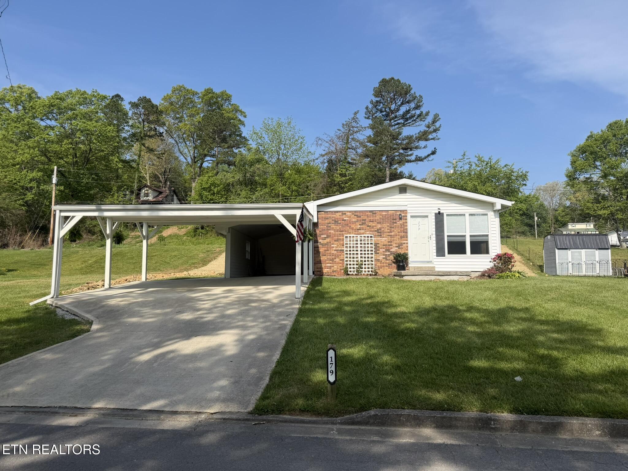 179 Troxel Drive Oneida TN 37841
