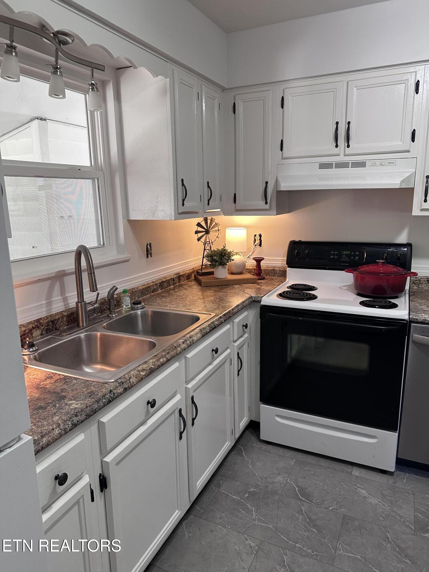 179 Troxel Drive Oneida TN 37841