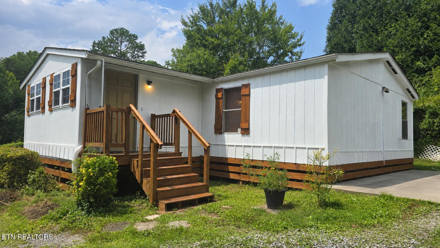 1420 Abiding Love Way Pigeon Forge TN 37862