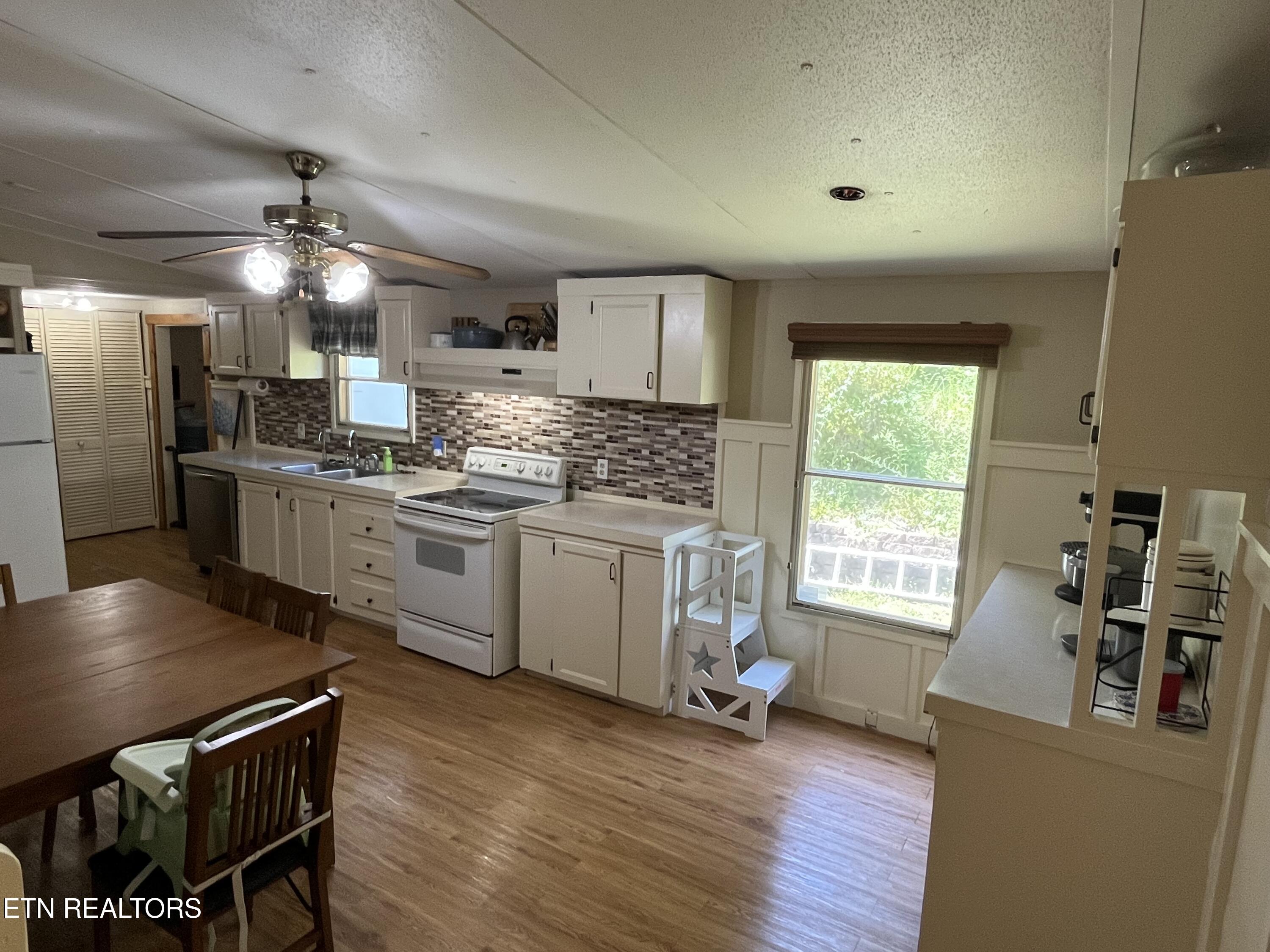 1420 Abiding Love Way Pigeon Forge TN 37862