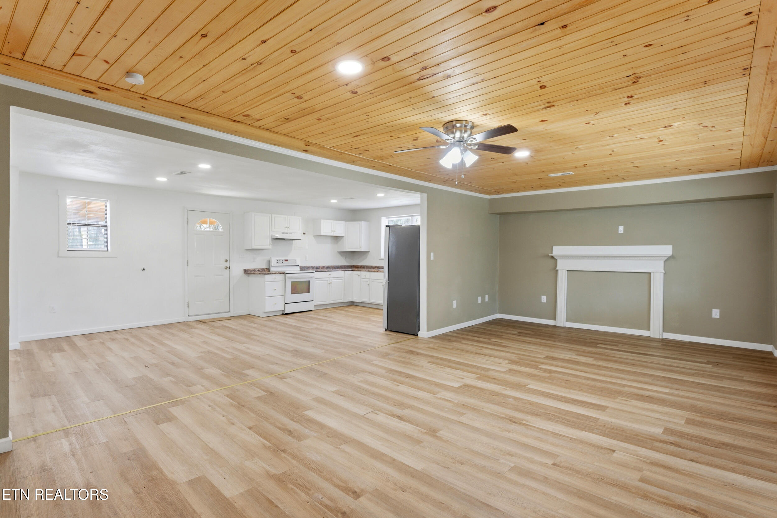213 Coley Lane Lenoir City TN 37771