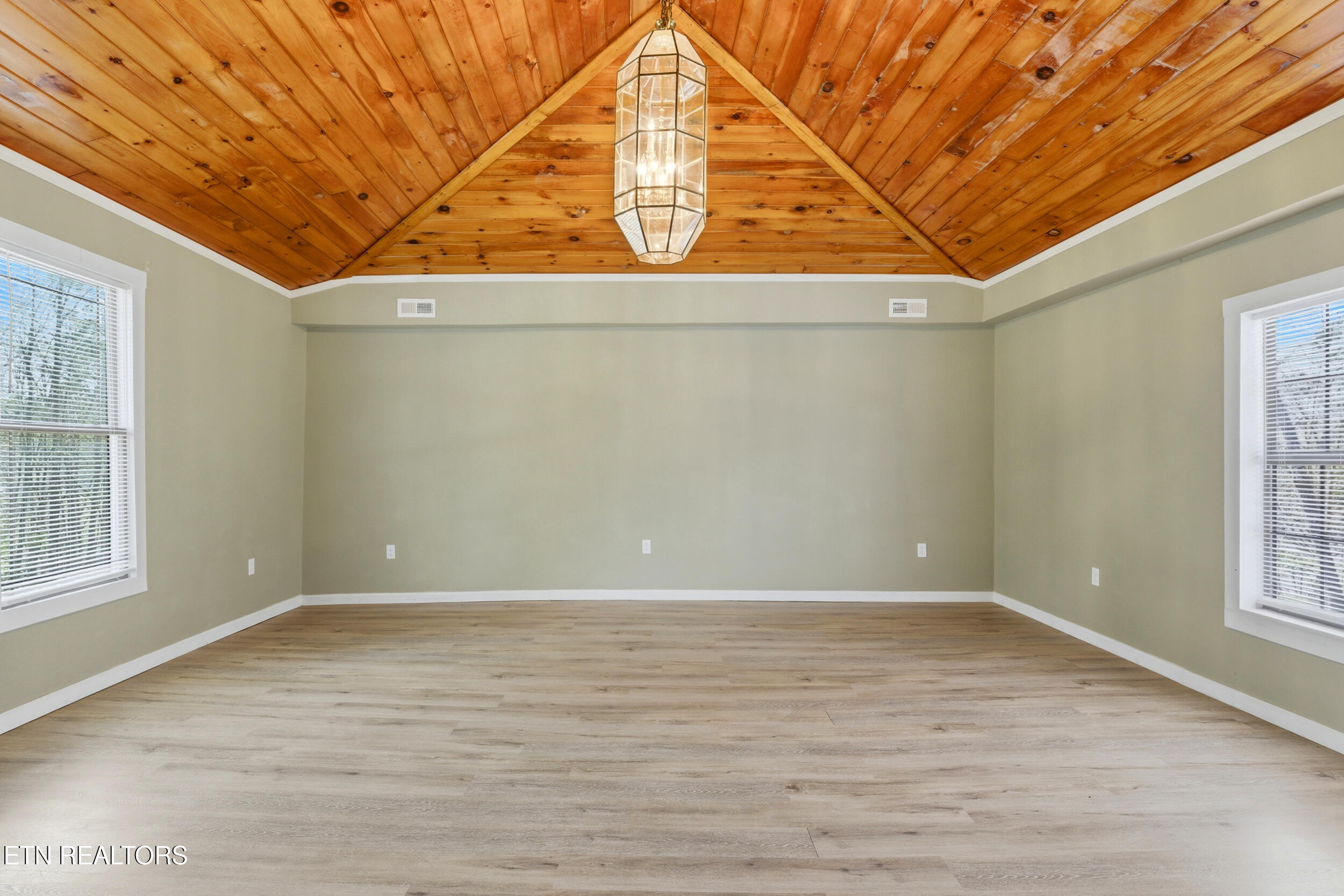 213 Coley Lane Lenoir City TN 37771