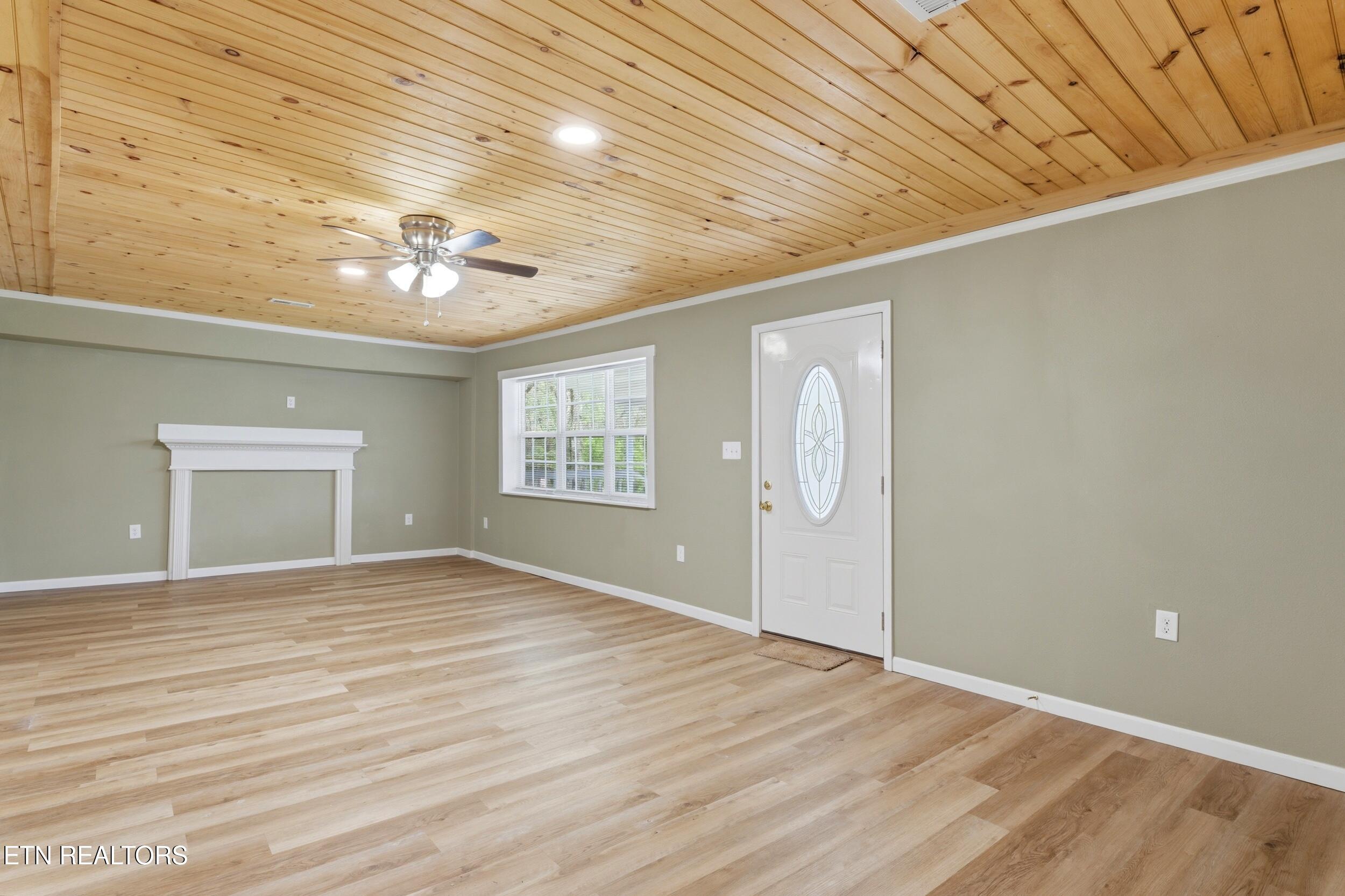 213 Coley Lane Lenoir City TN 37771