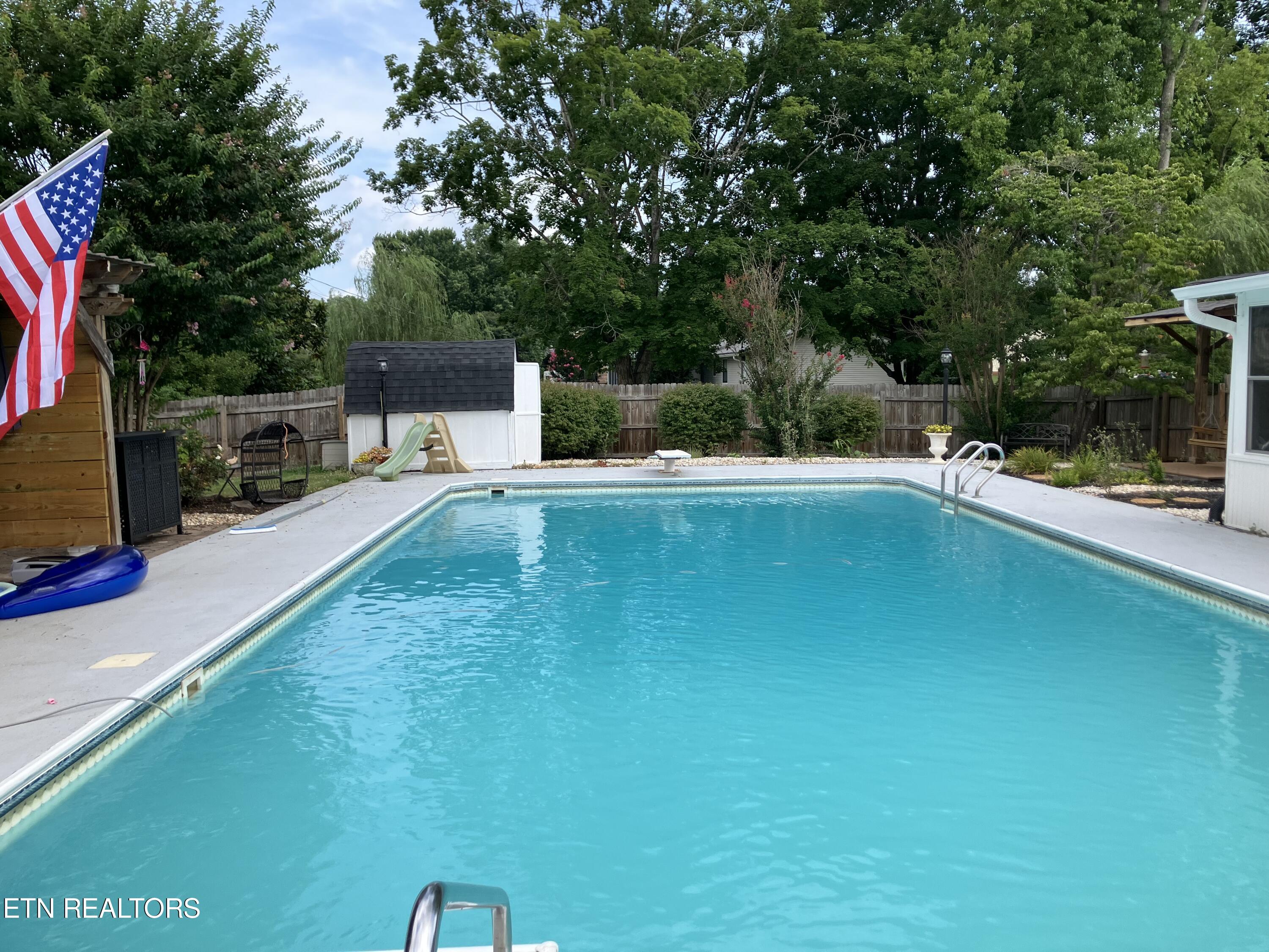 7705 Keswick Road Powell TN 37849