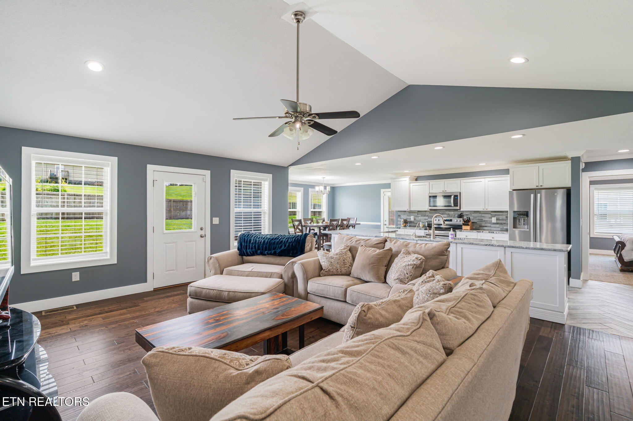 527 Low Valley Road Dandridge TN 37725