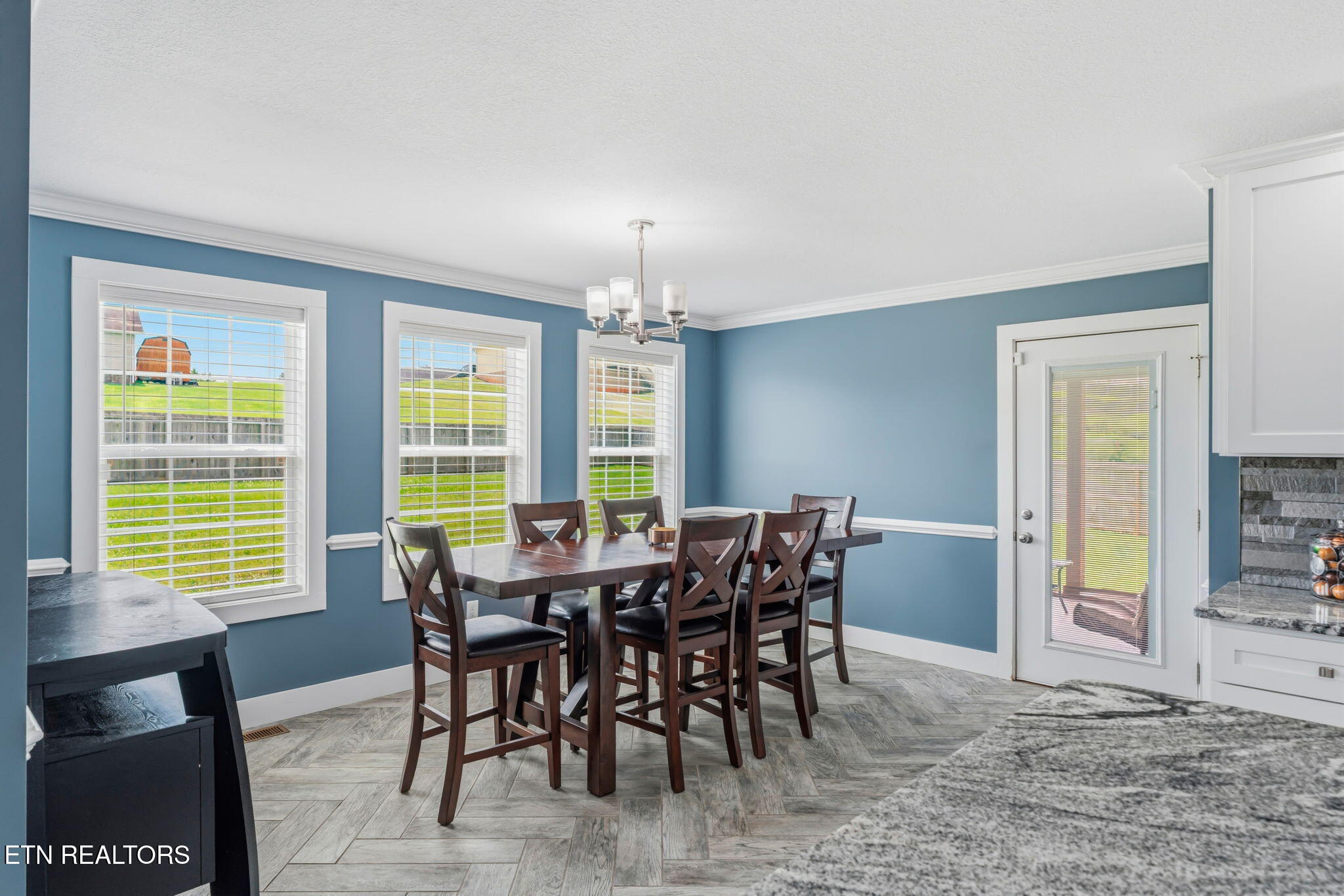 527 Low Valley Road Dandridge TN 37725