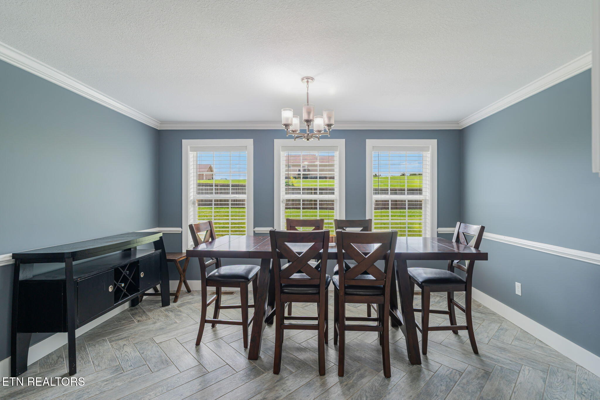 527 Low Valley Road Dandridge TN 37725