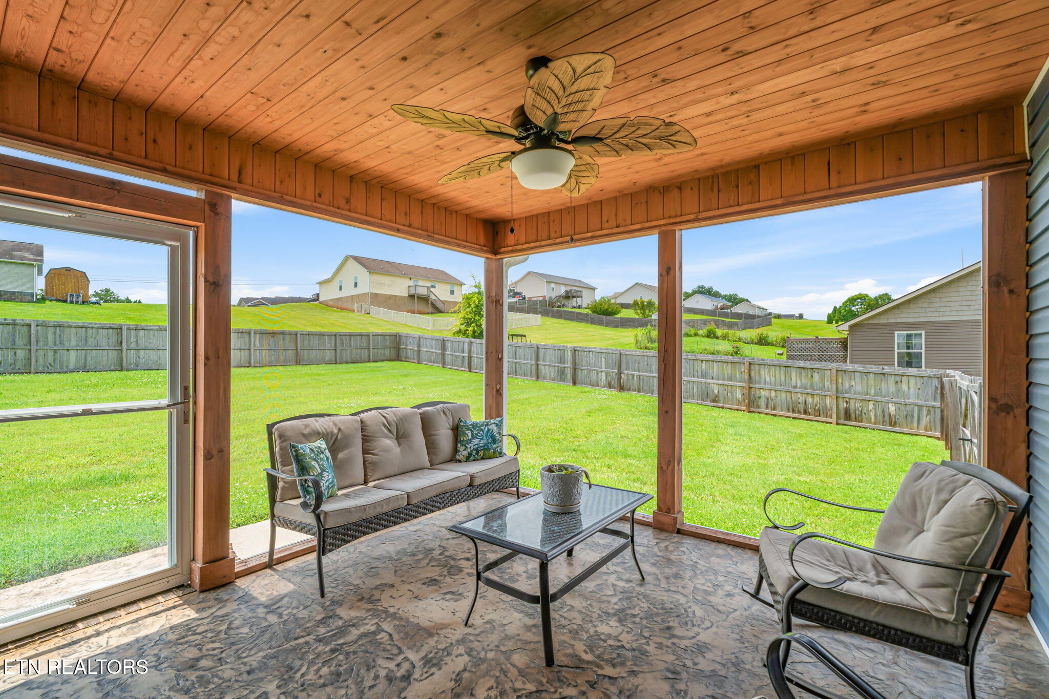 527 Low Valley Road Dandridge TN 37725