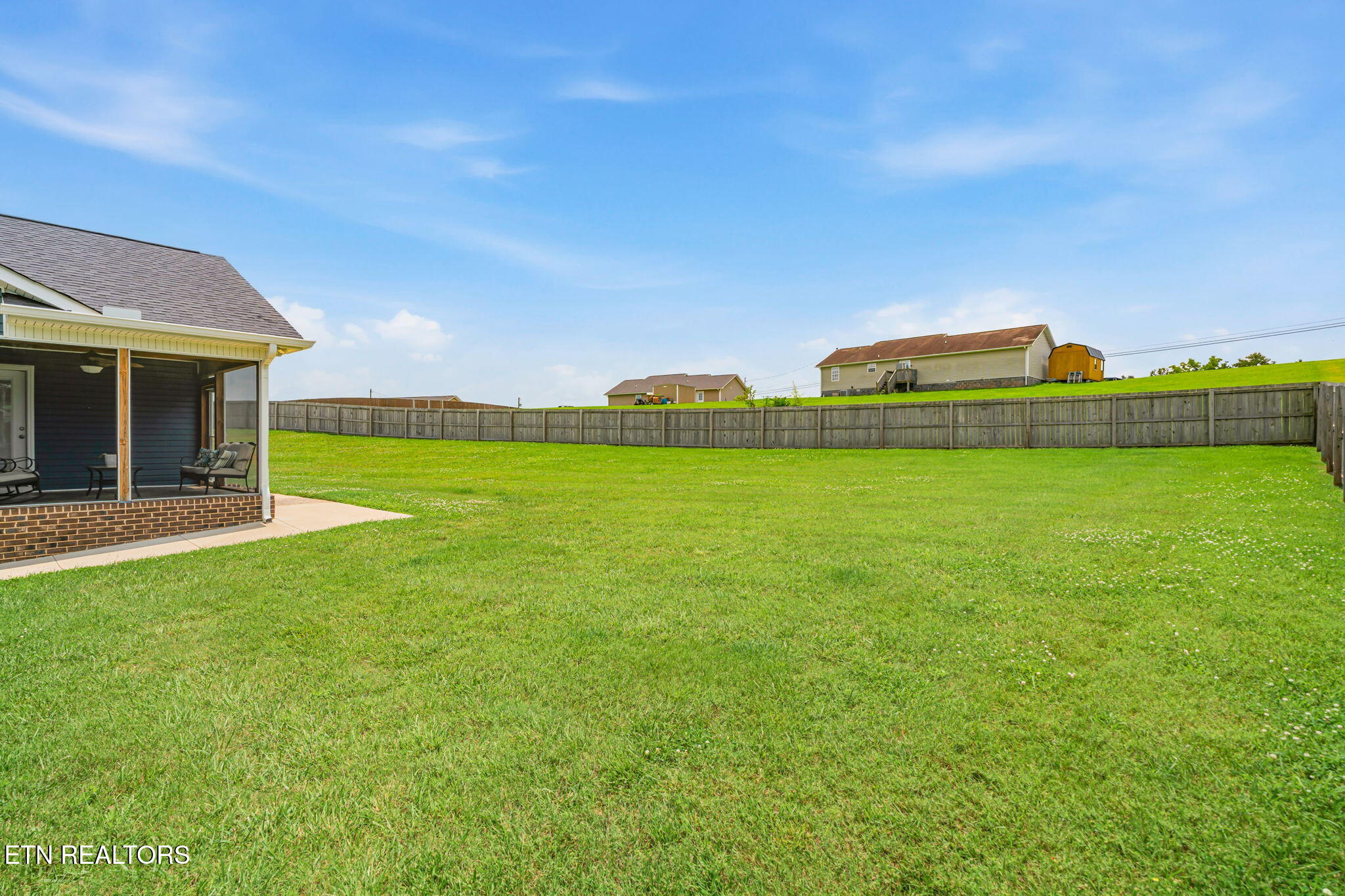 527 Low Valley Road Dandridge TN 37725