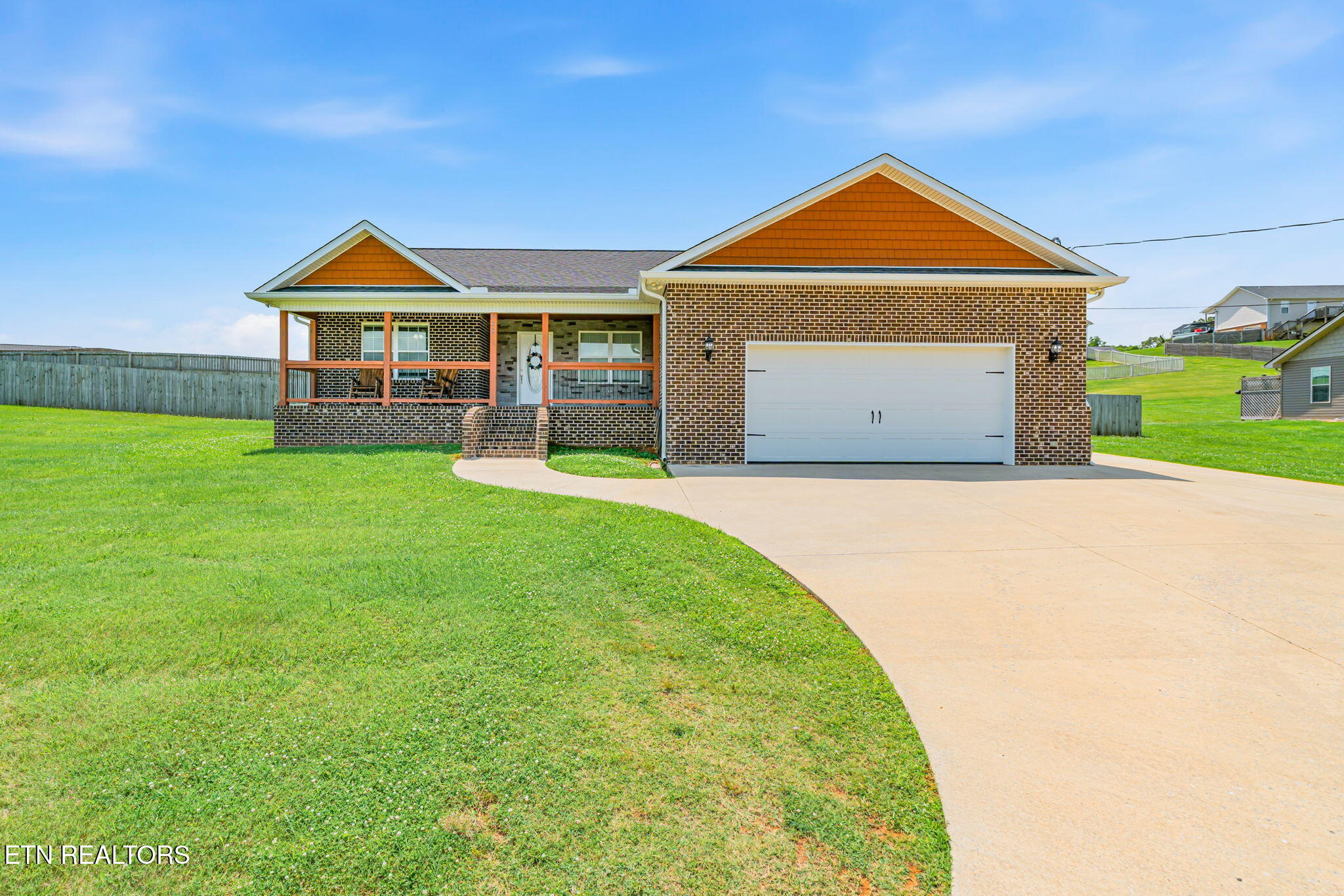 527 Low Valley Road Dandridge TN 37725