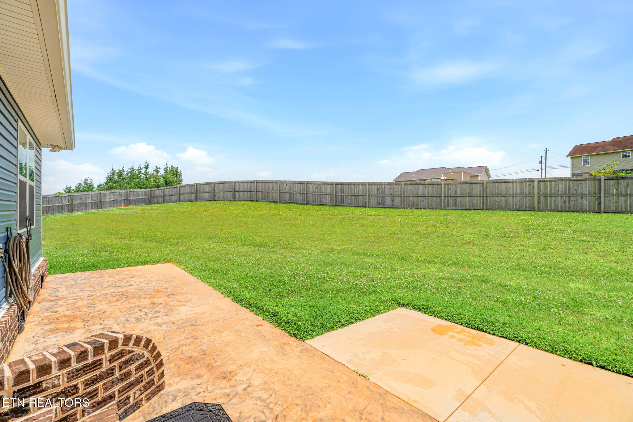 527 Low Valley Road Dandridge TN 37725