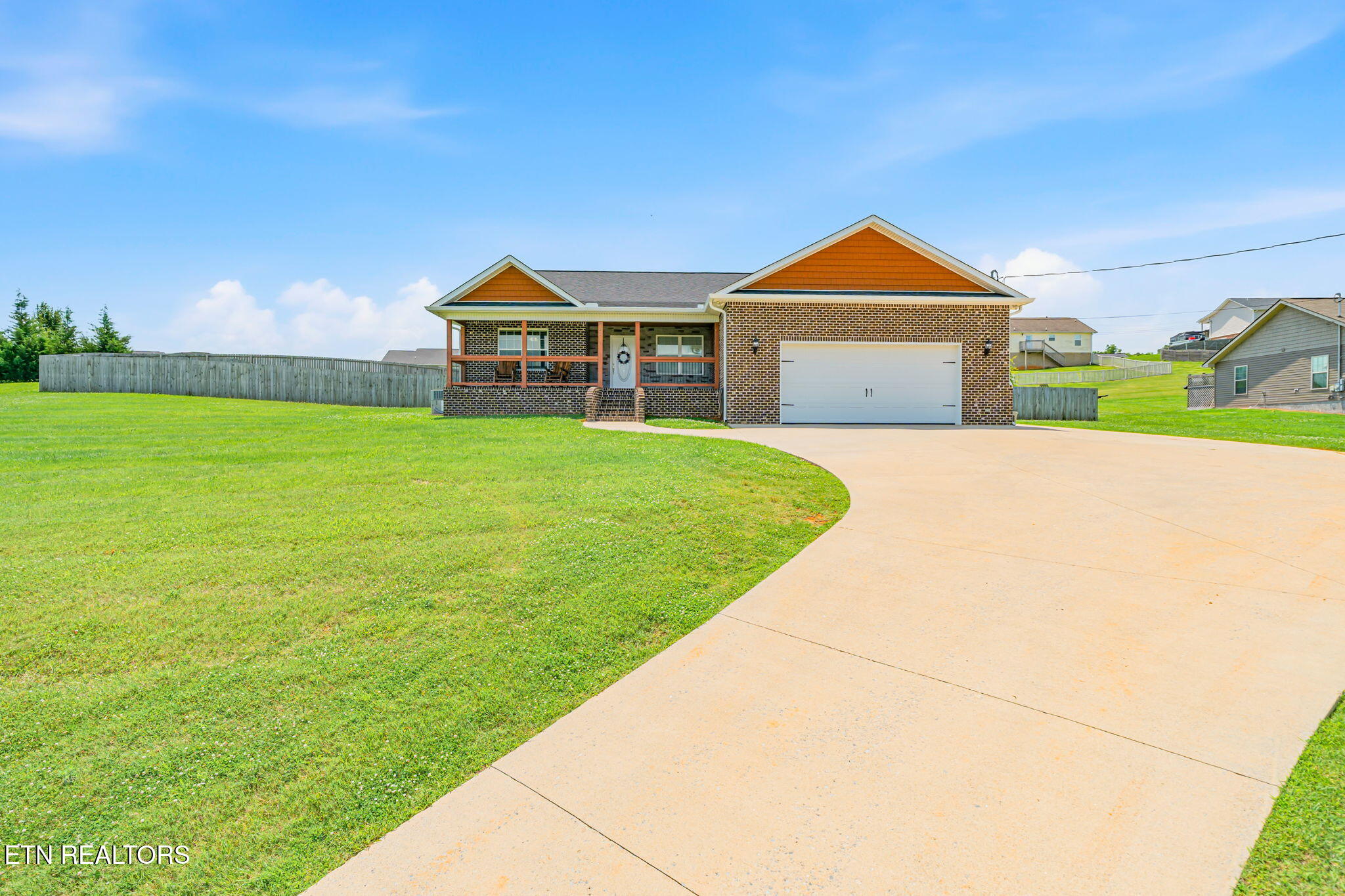 527 Low Valley Road Dandridge TN 37725