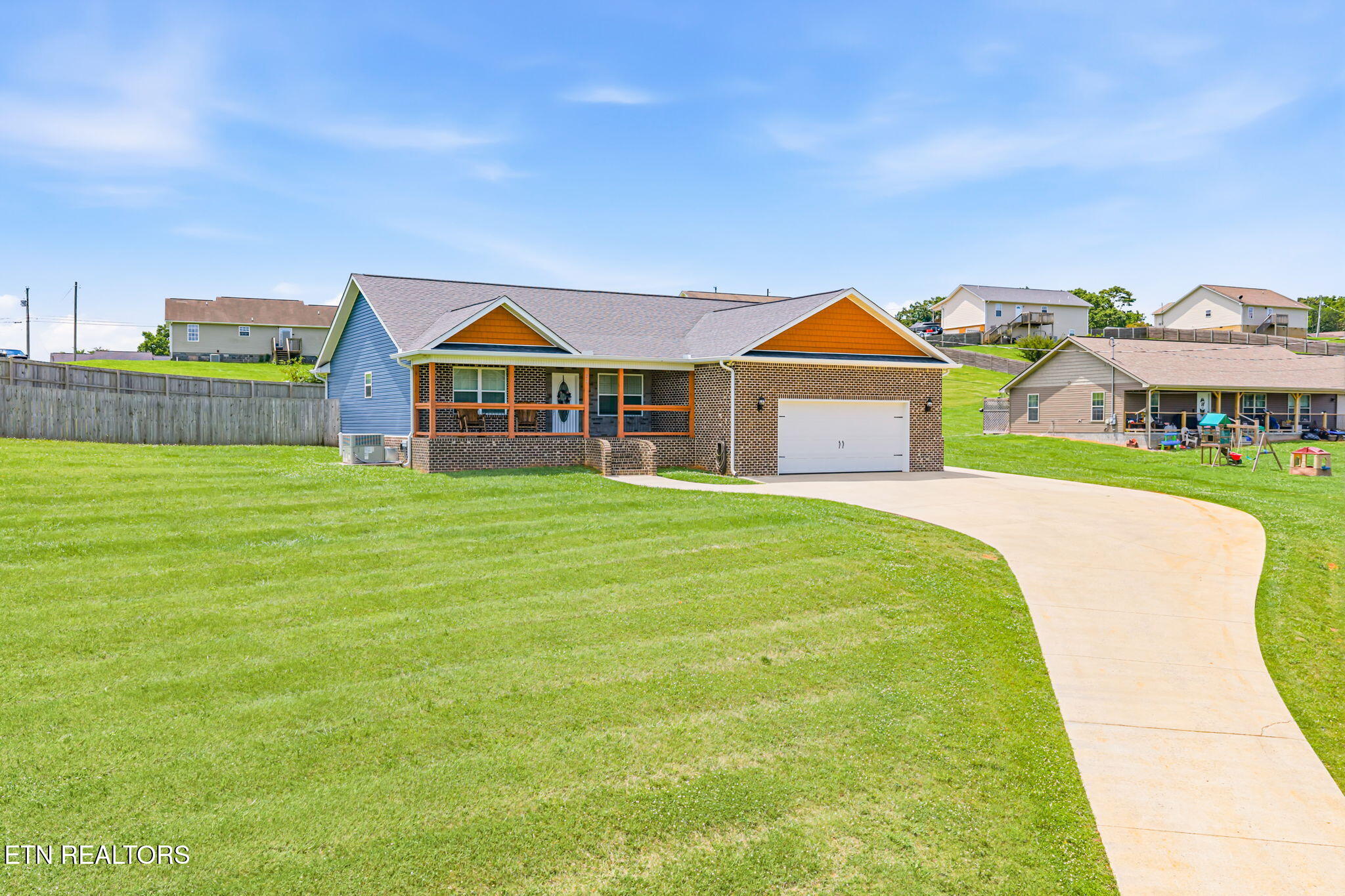 527 Low Valley Road Dandridge TN 37725