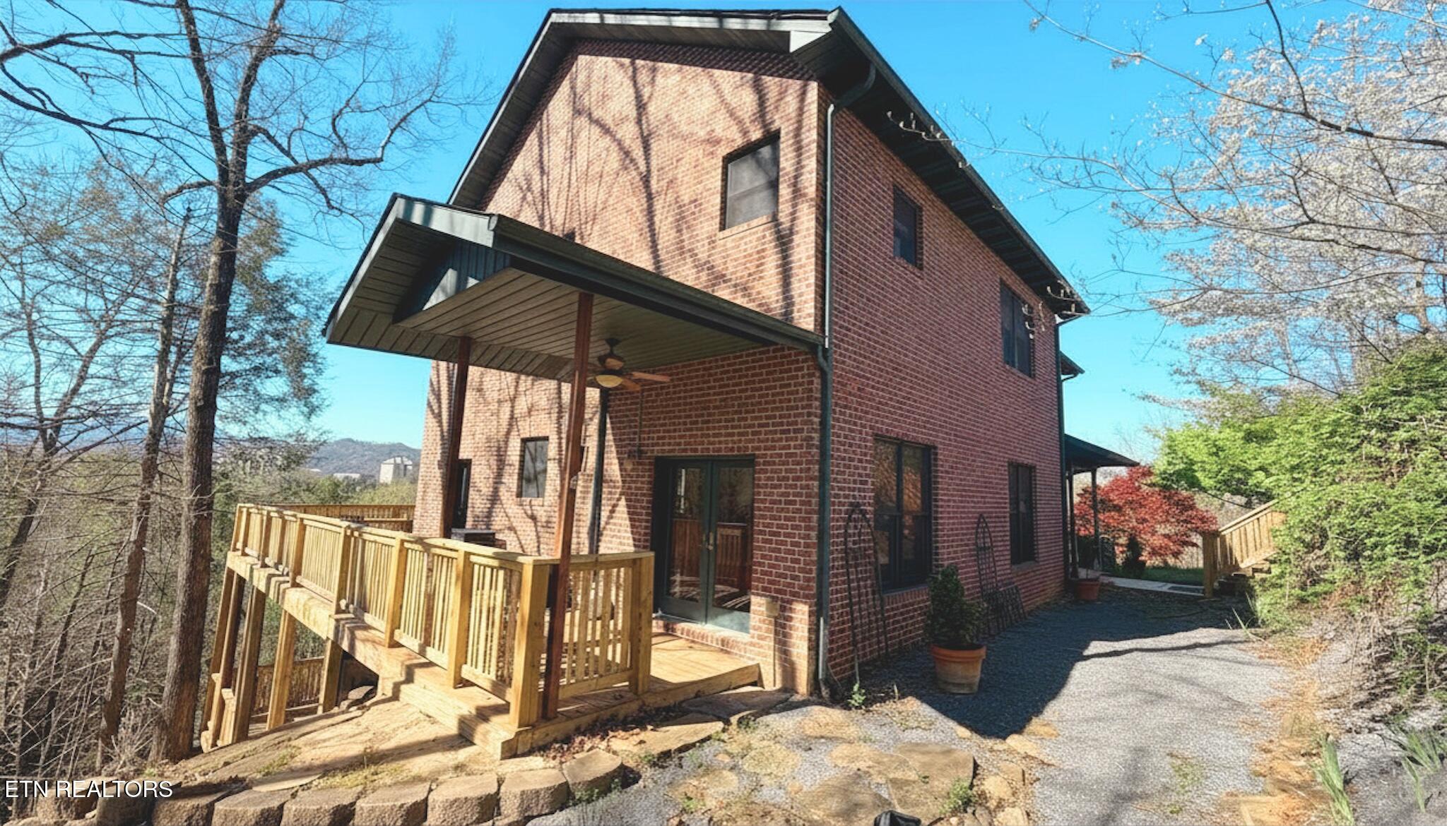 2417 Sylvan Glen Way Pigeon Forge TN 37863