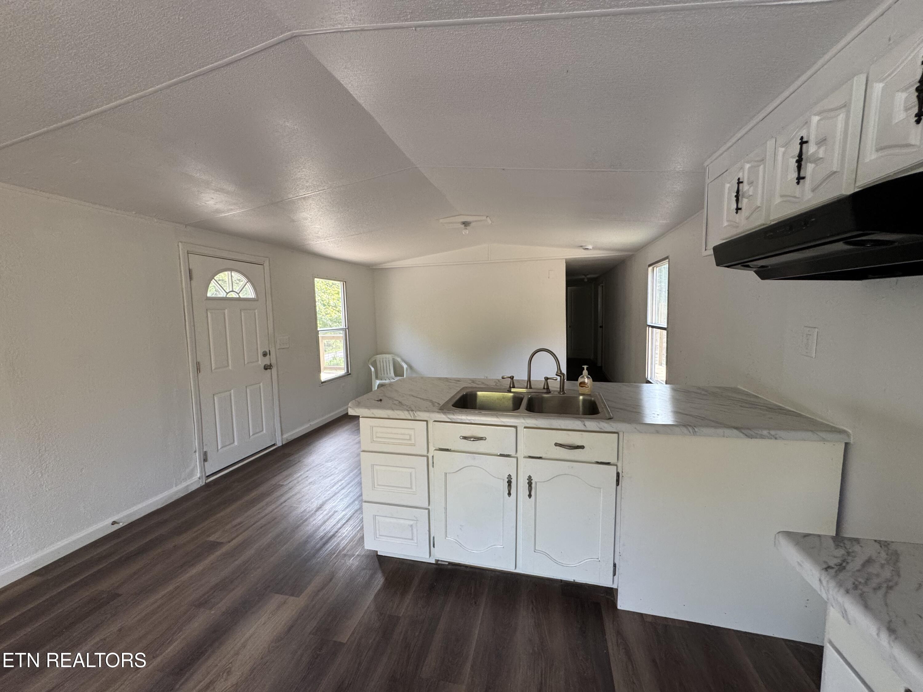 131 Kyle Valley Road Eidson TN 37731
