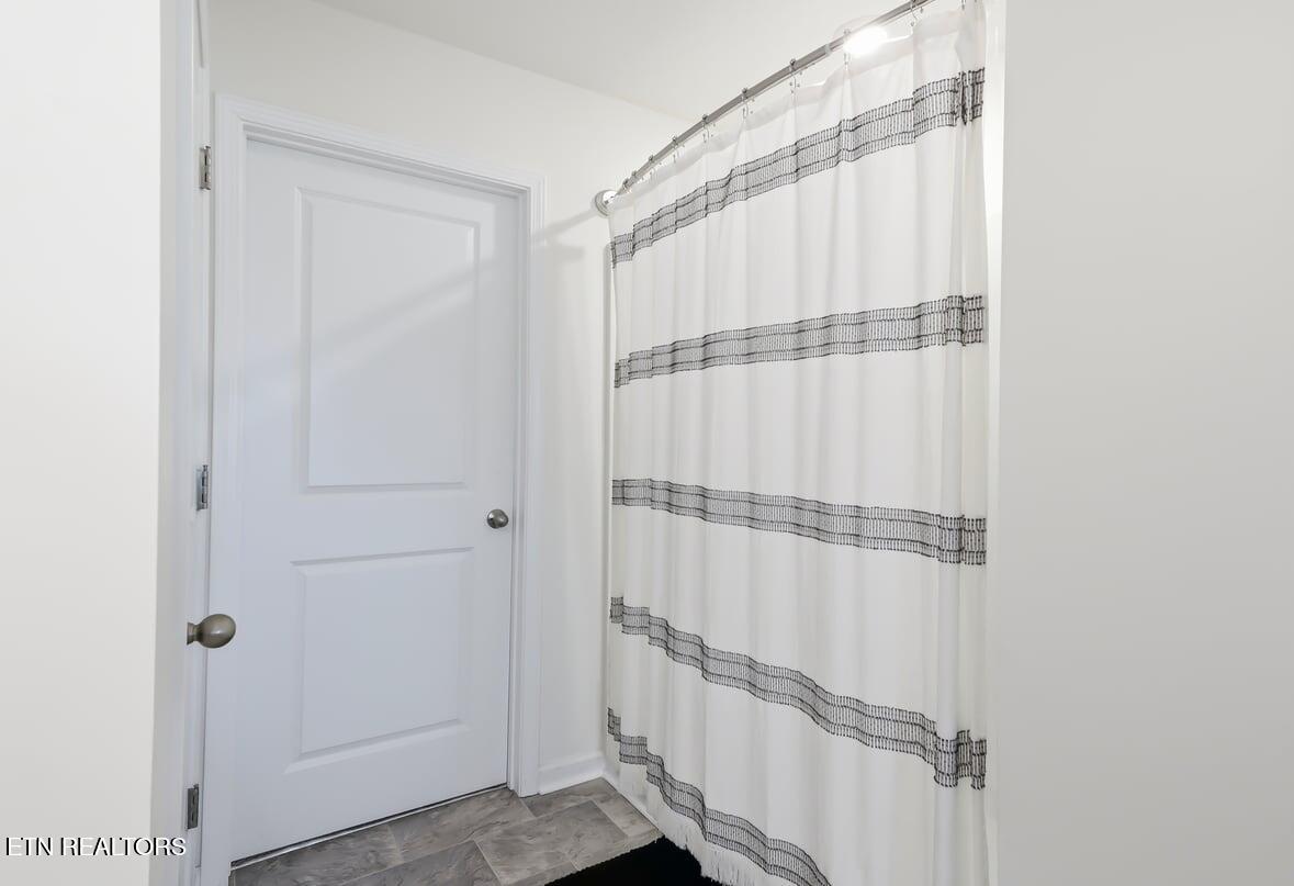 6880 Squirrel Run Lane Corryton TN 37721