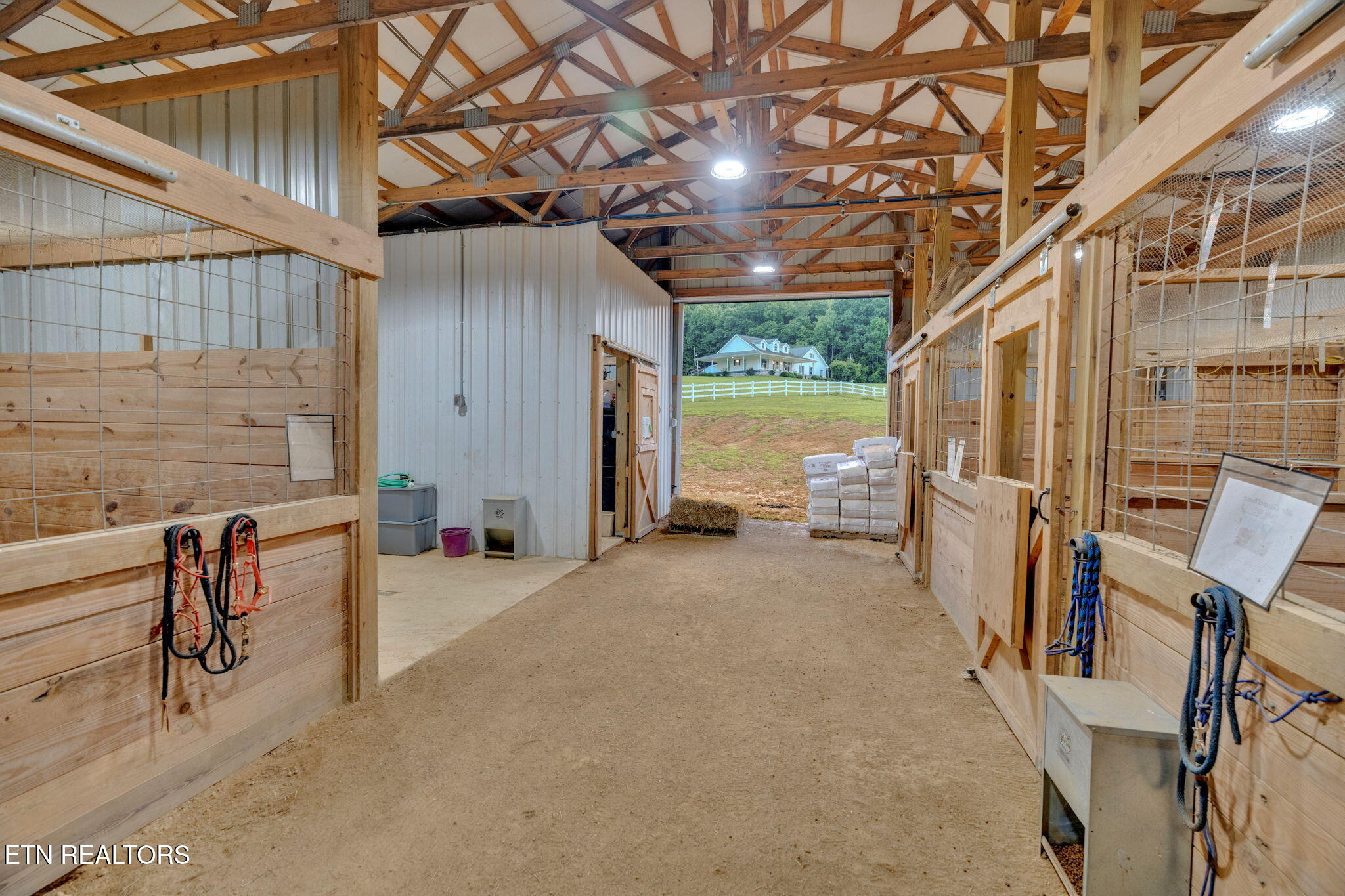 596 Clifty Creek Road Oakdale TN 37829
