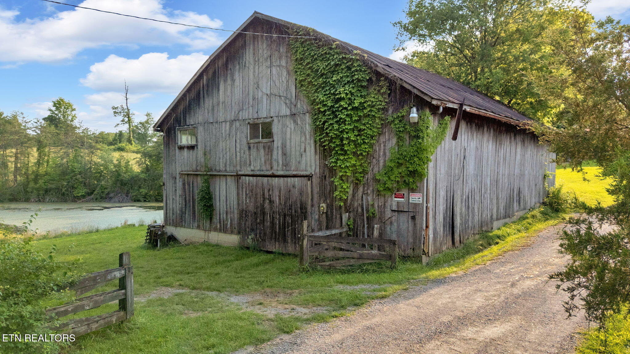 596 Clifty Creek Road Oakdale TN 37829