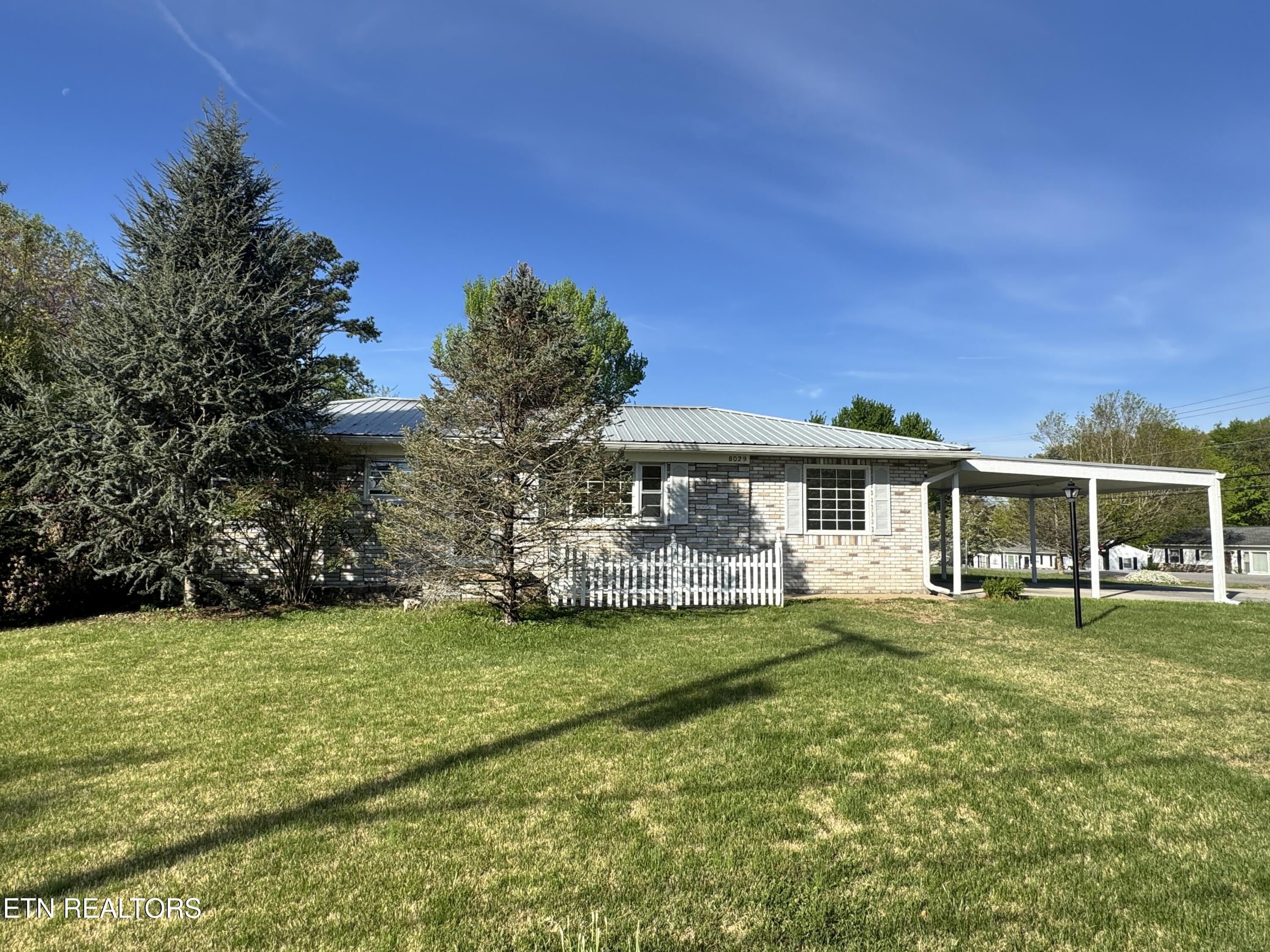 8029 Sharp Road Powell TN 37849