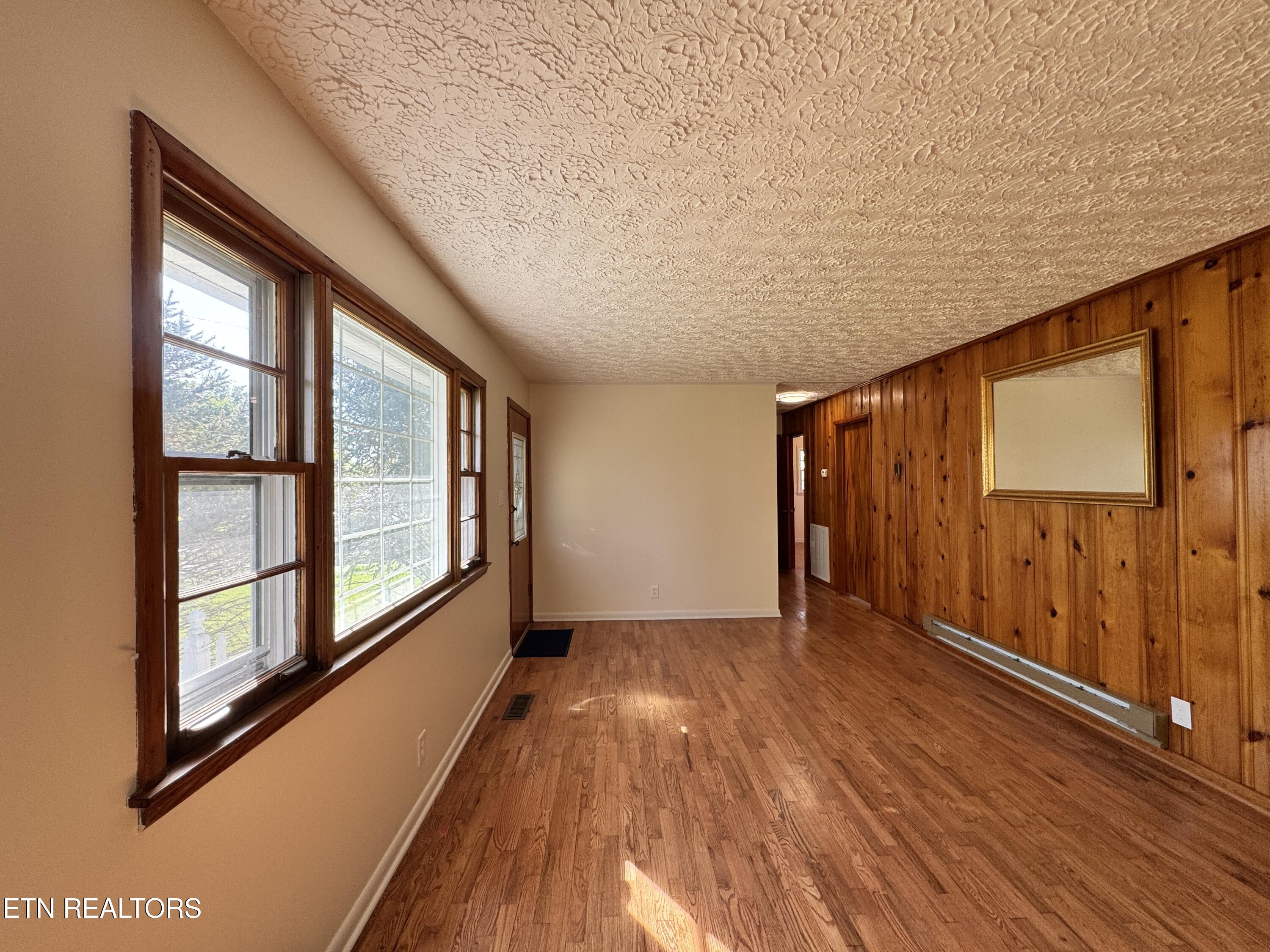 8029 Sharp Road Powell TN 37849