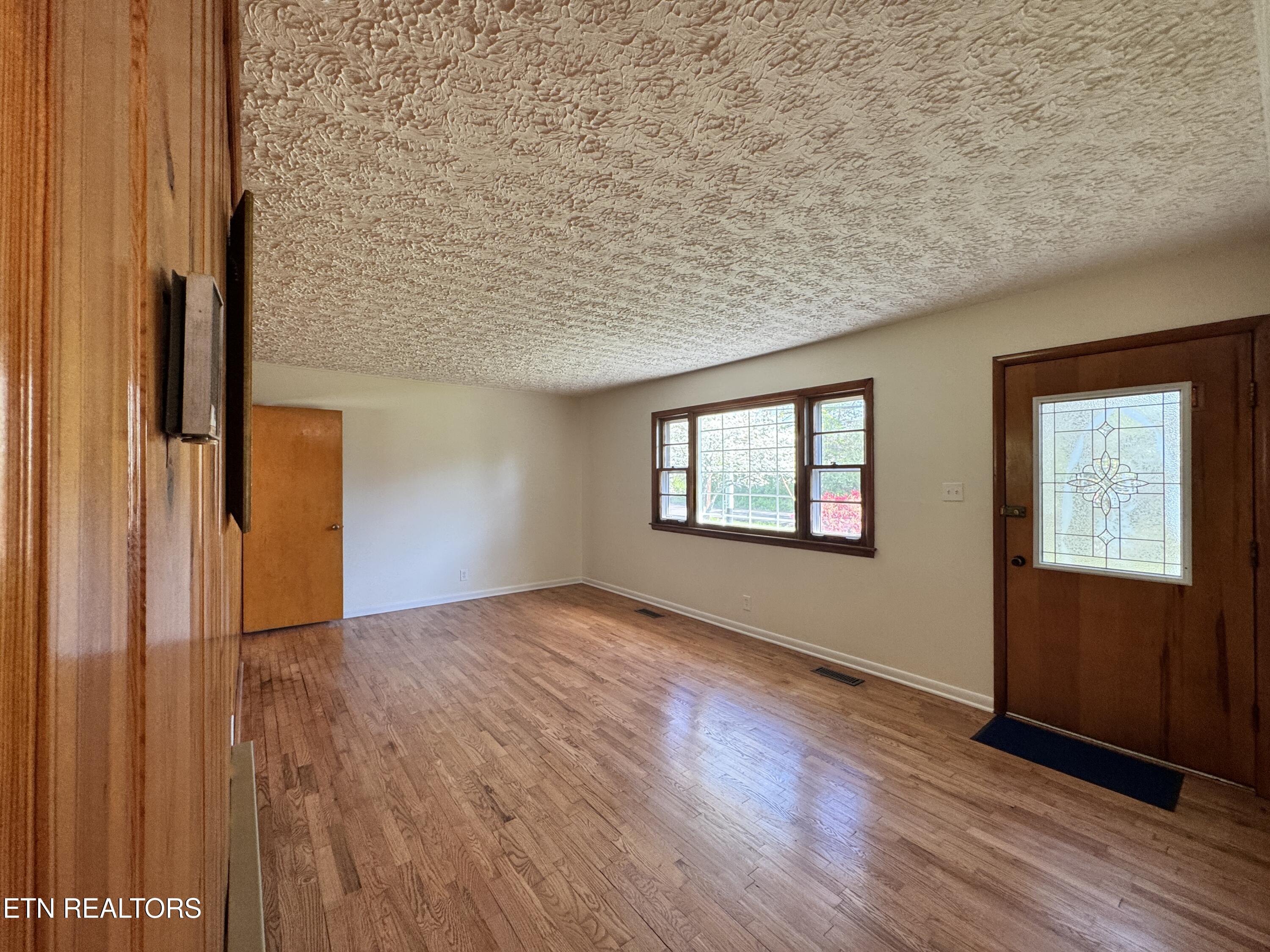 8029 Sharp Road Powell TN 37849