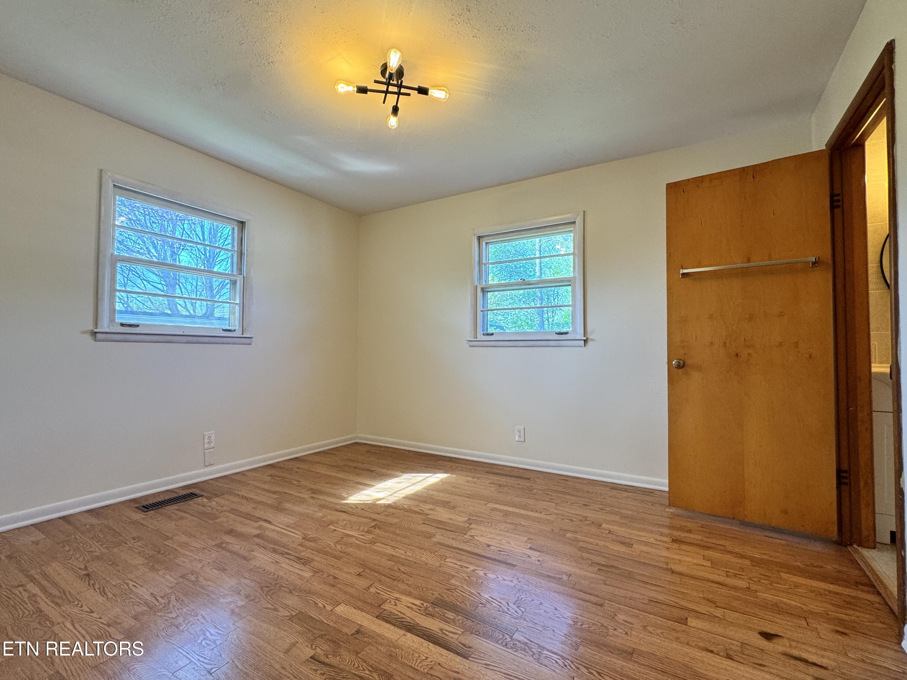 8029 Sharp Road Powell TN 37849