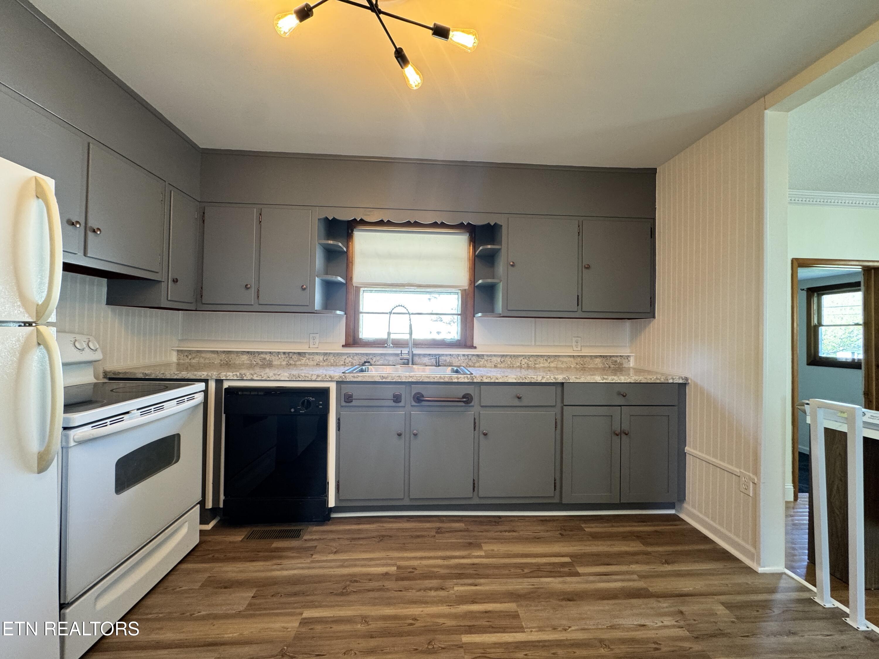 8029 Sharp Road Powell TN 37849