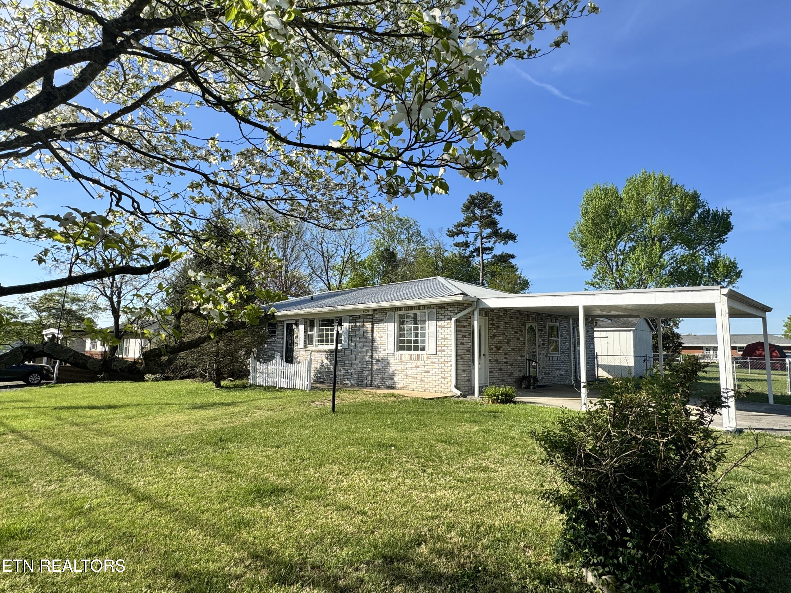 8029 Sharp Road Powell TN 37849