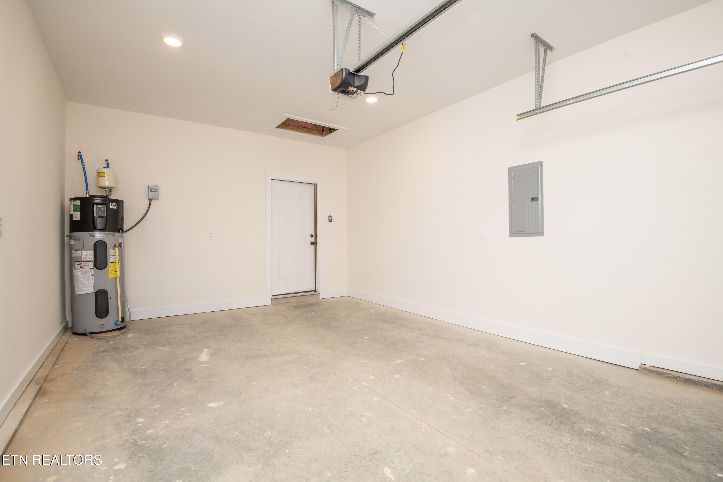 2004 Woods-smith Road Knoxville TN 37921