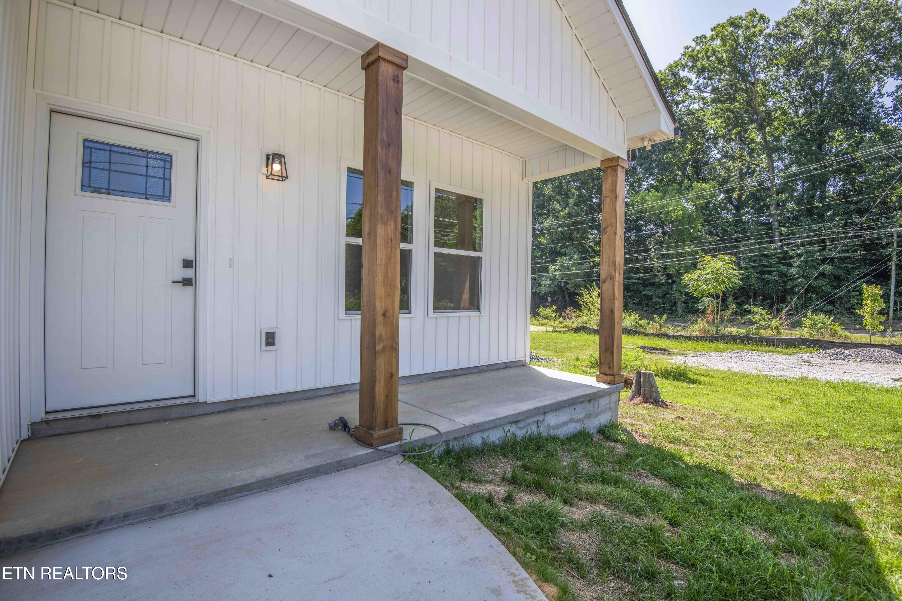 2004 Woods-smith Road Knoxville TN 37921