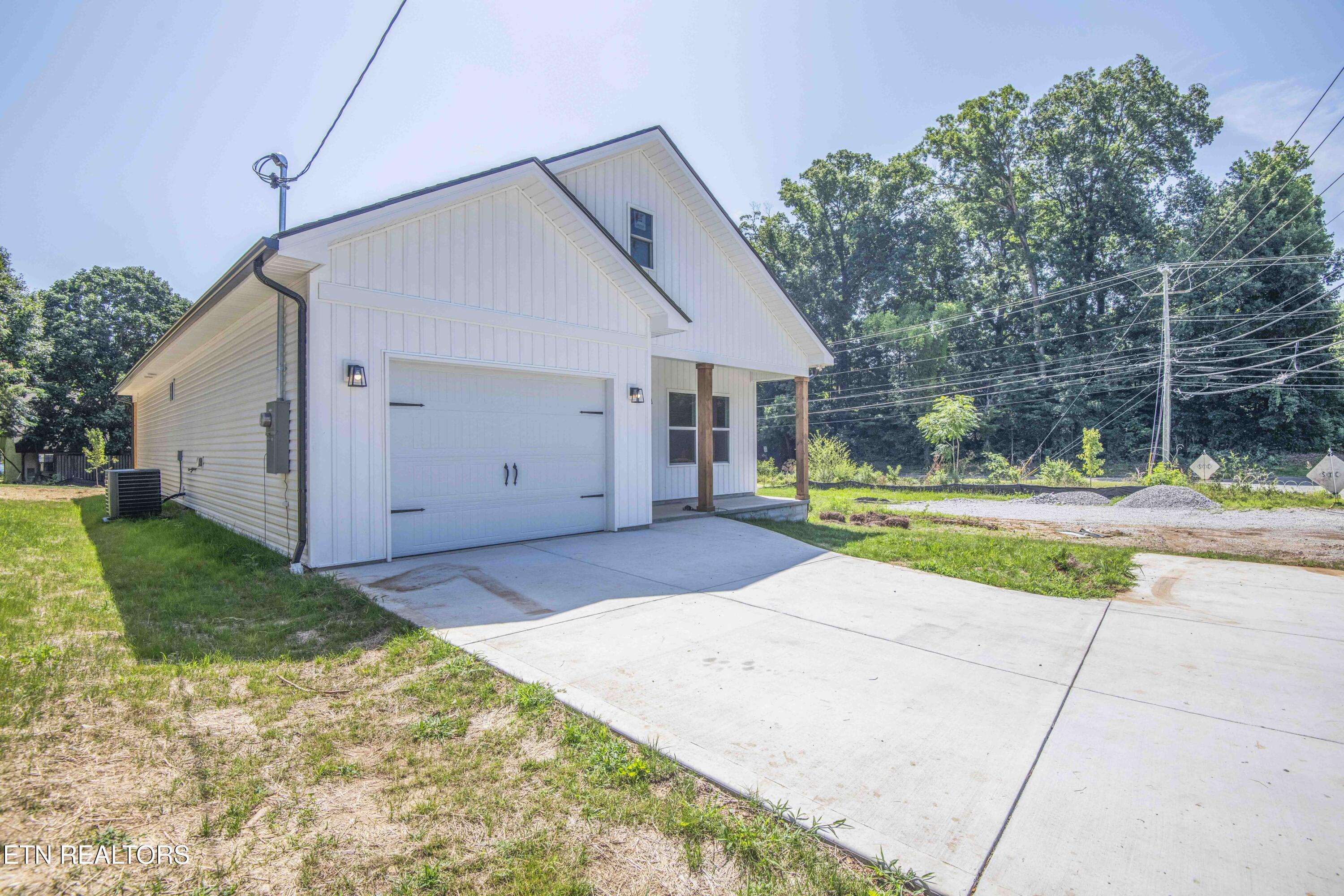 2004 Woods-smith Road Knoxville TN 37921